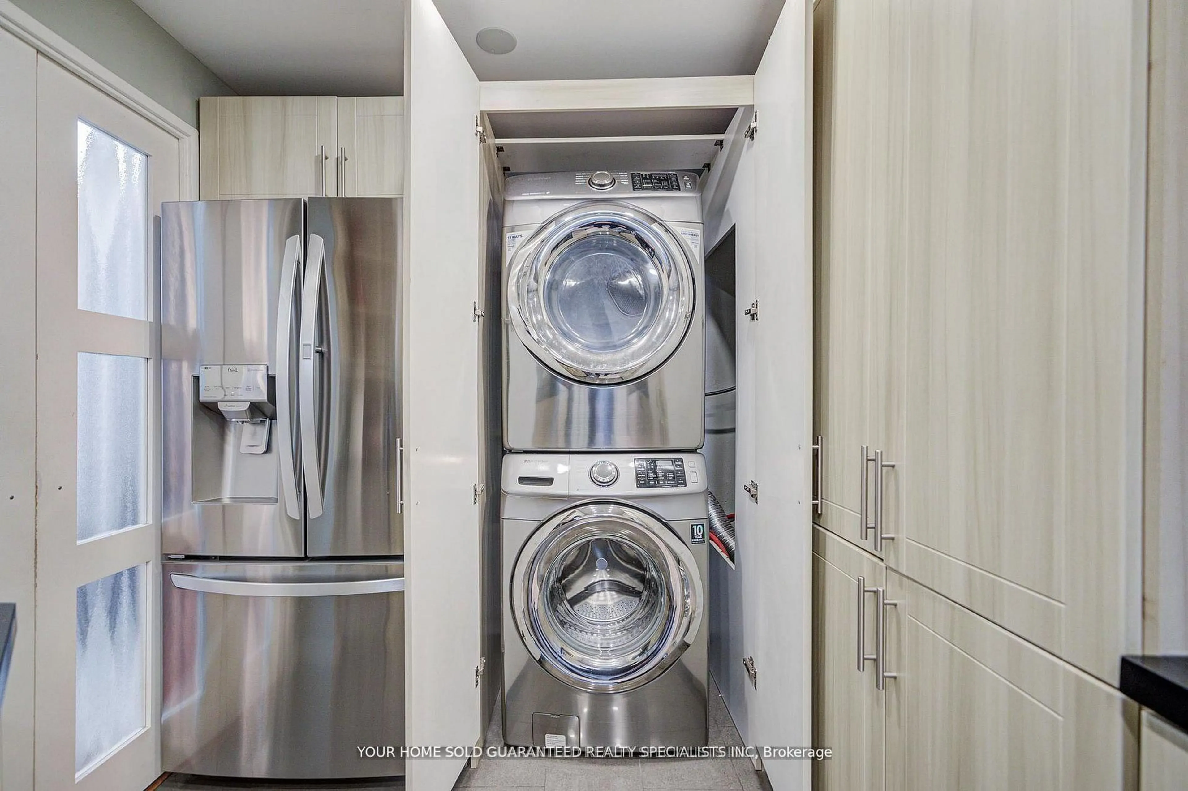 Laundry room for 2721 Victoria Park Ave #602, Toronto Ontario M1T 3N6