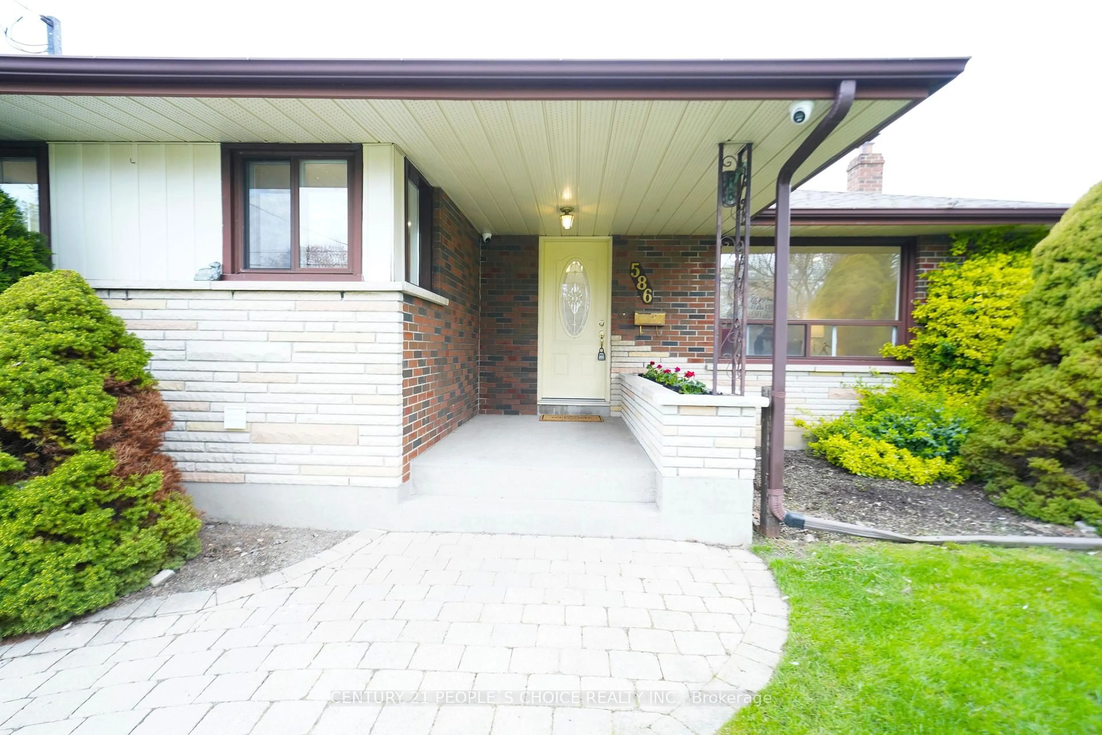 Unknown for 586 Central Pk Blvd, Oshawa Ontario L1G 6A4