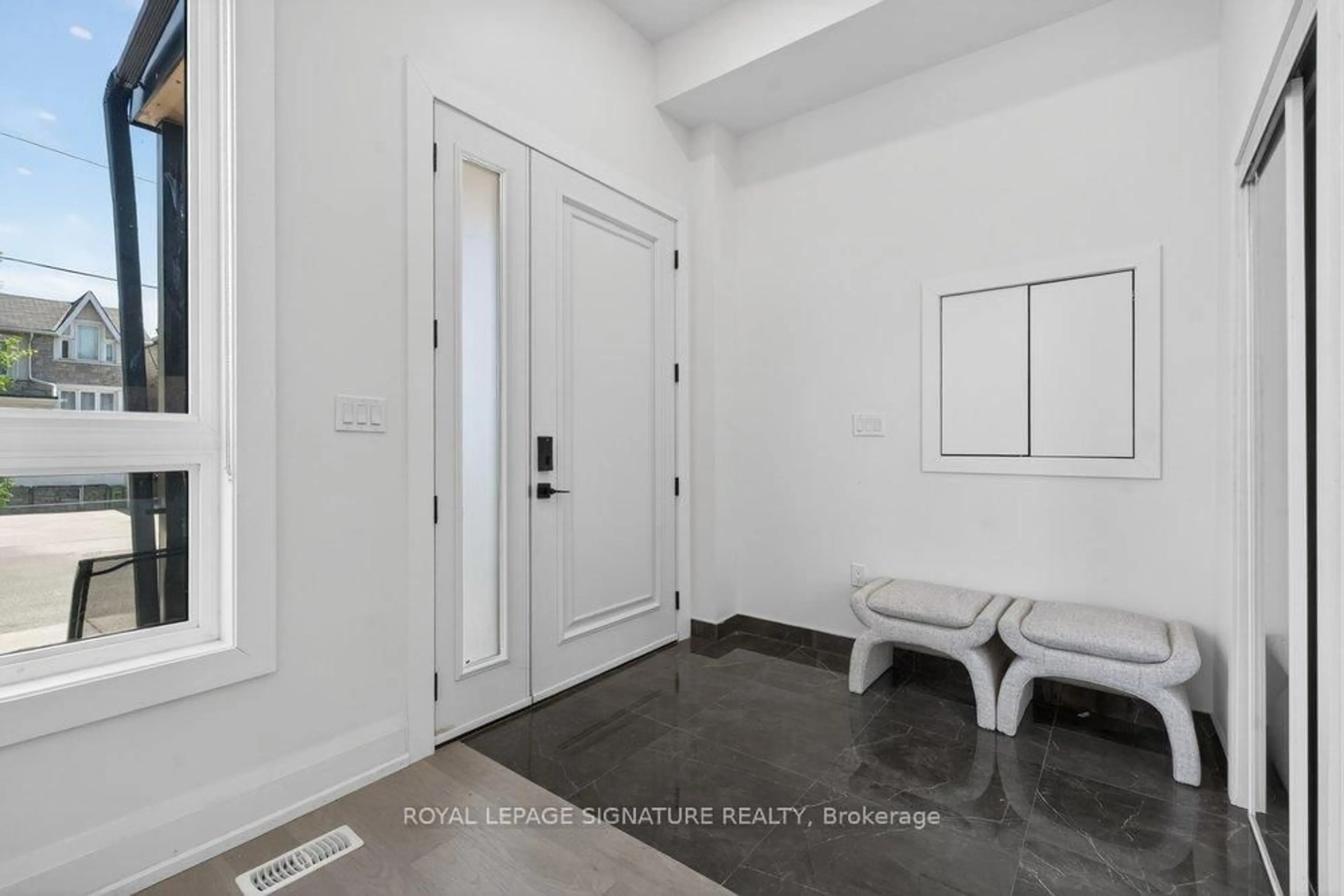 Indoor entryway for 260 Dewhurst Blvd, Toronto Ontario M4J 3K8