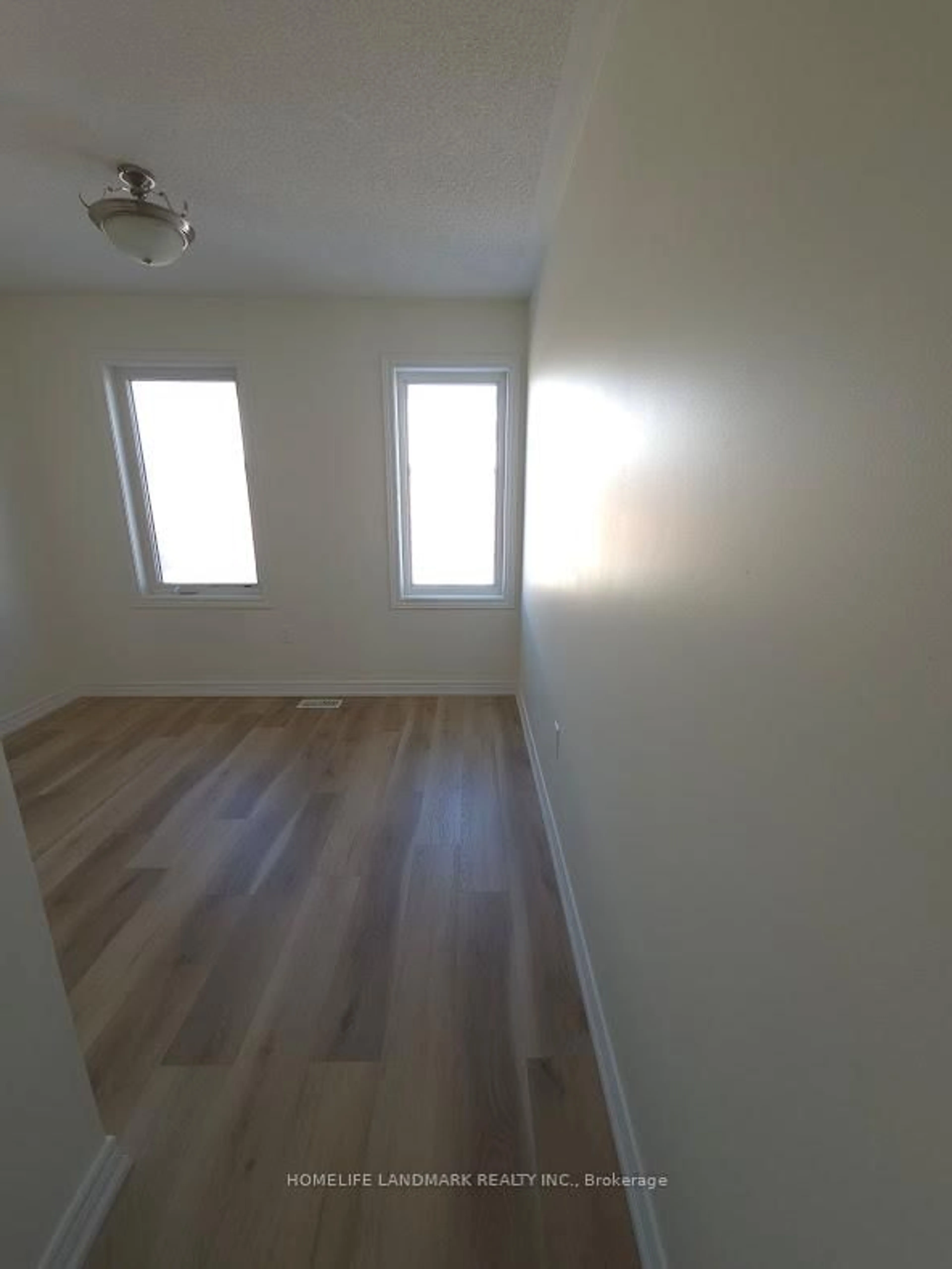 A pic of a room for 12 kawneer Terr, Toronto Ontario M1P 0C3