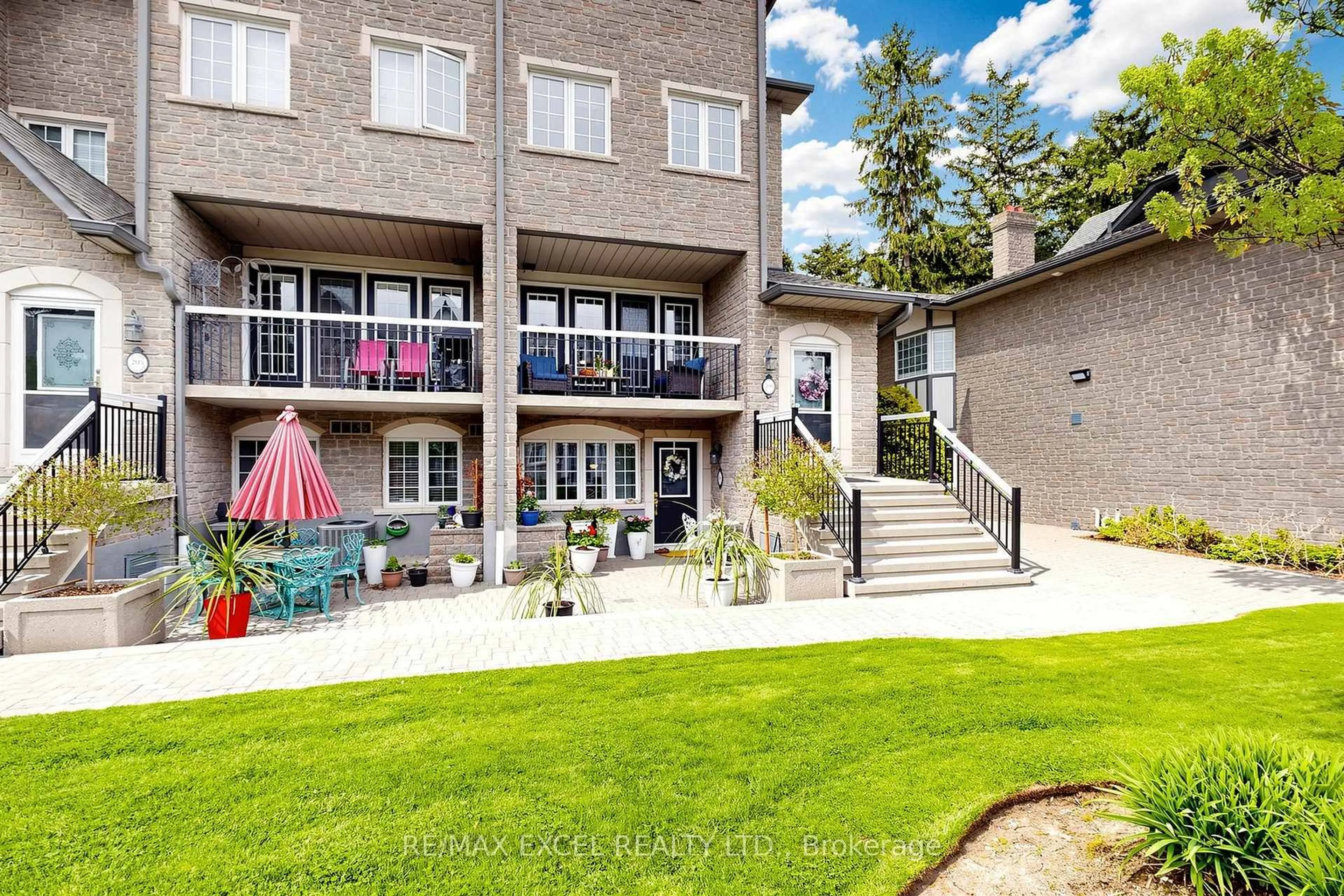 Patio, street for 1995 Royal Rd #206, Pickering Ontario L1V 6V9