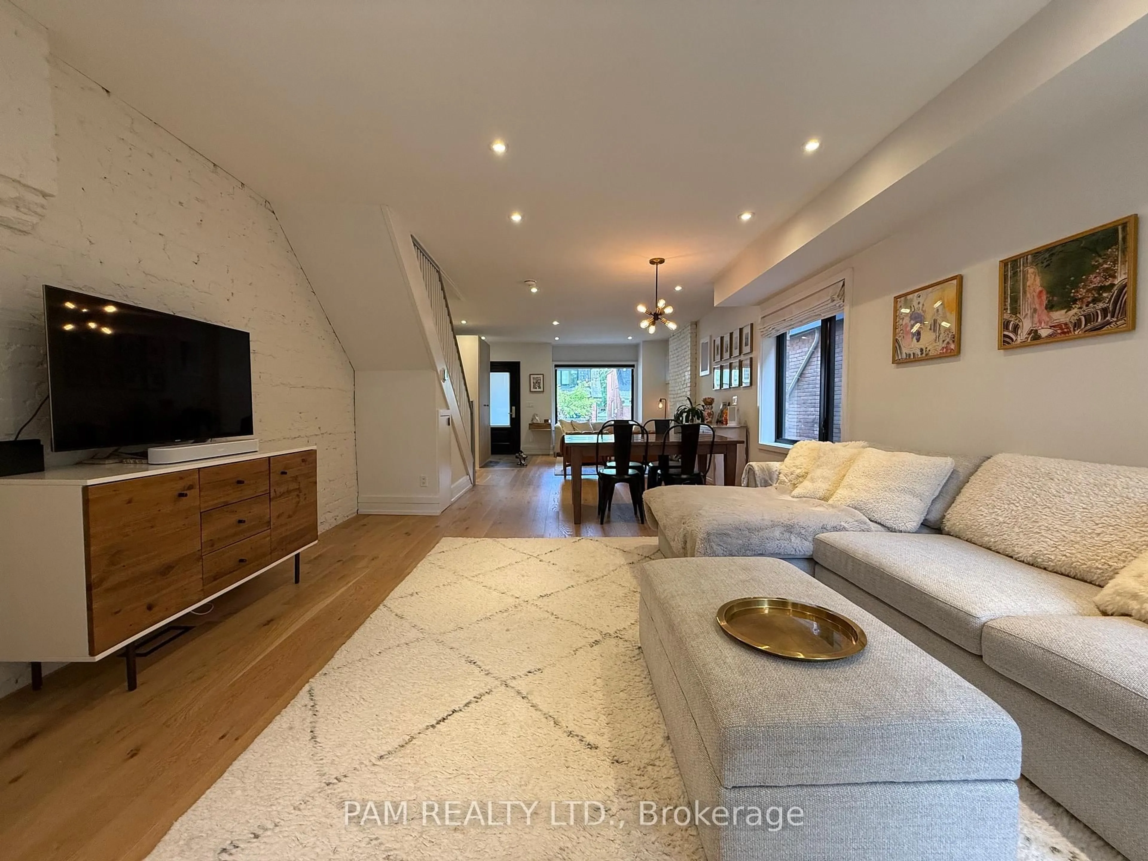 Living room with furniture, unknown for 356 Milverton Blvd, Toronto Ontario M4J 1V9