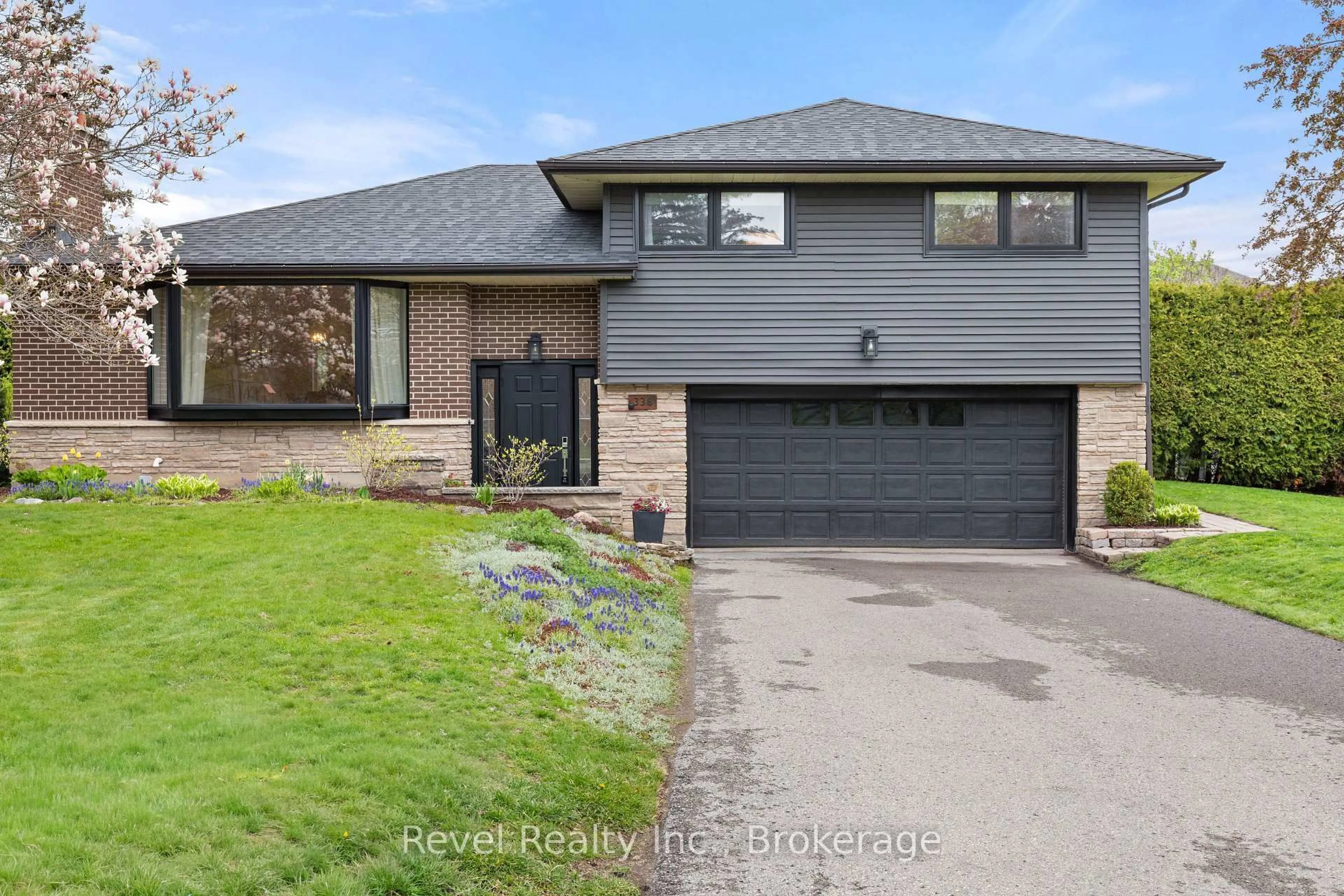 Home with brick exterior material, street for 336 Meadow St, Oshawa Ontario L1L 1A3