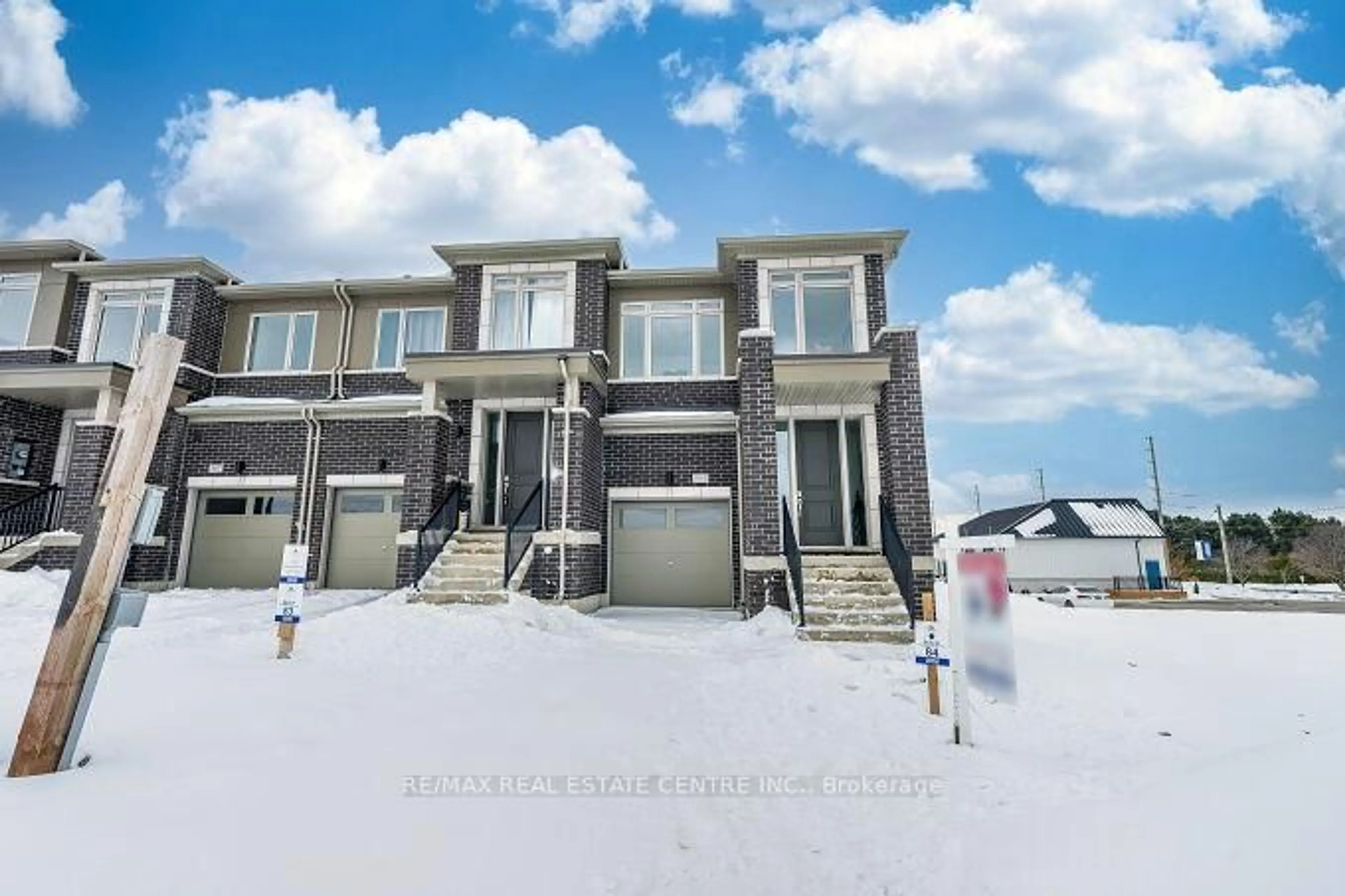 A pic from outside/outdoor area/front of a property/back of a property/a pic from drone, unknown for 553 TED MARKS Dr, Oshawa Ontario L1L 0X3