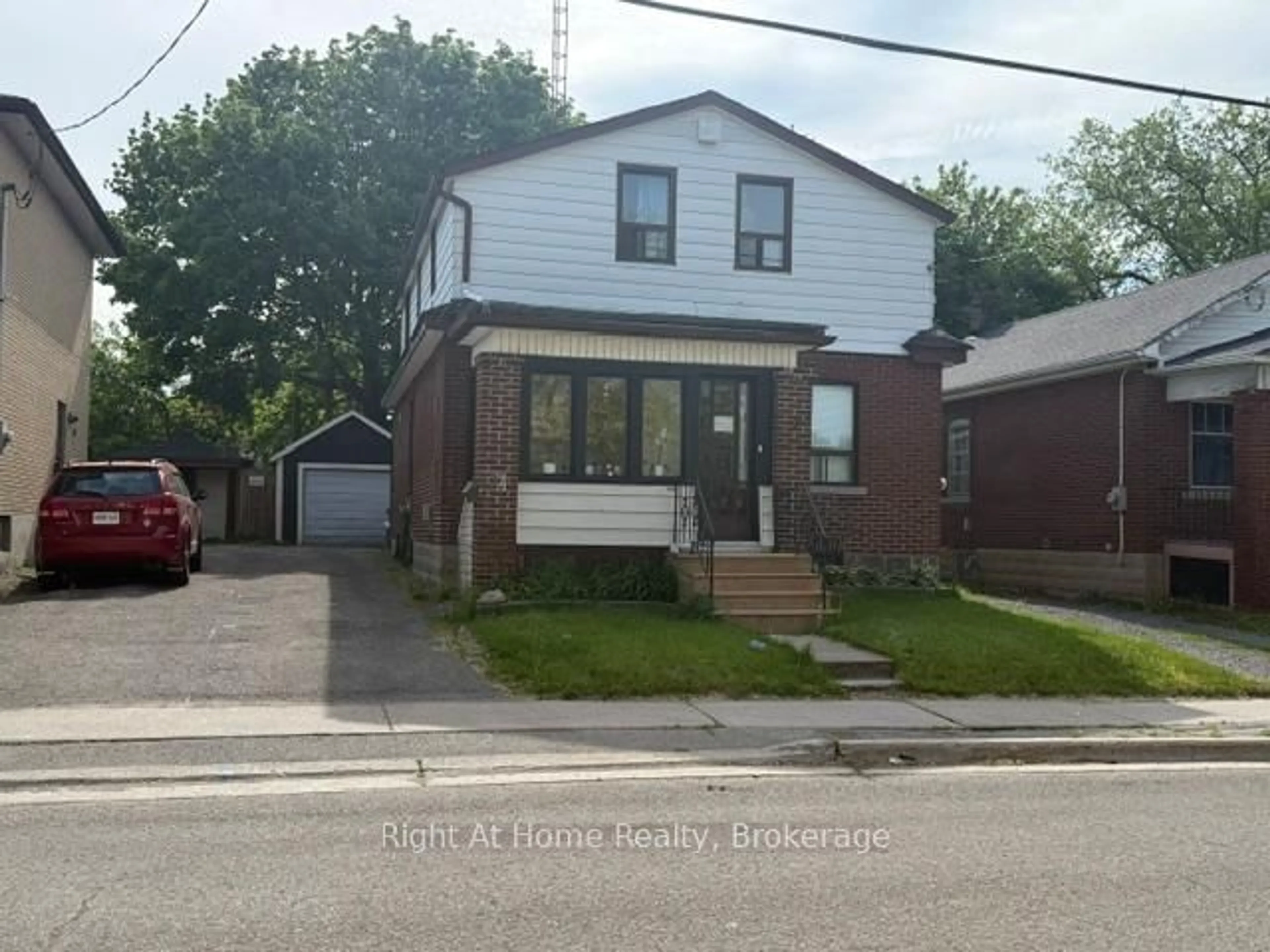 Home with brick exterior material, street for 238 Albert St, Oshawa Ontario L1H 4R5
