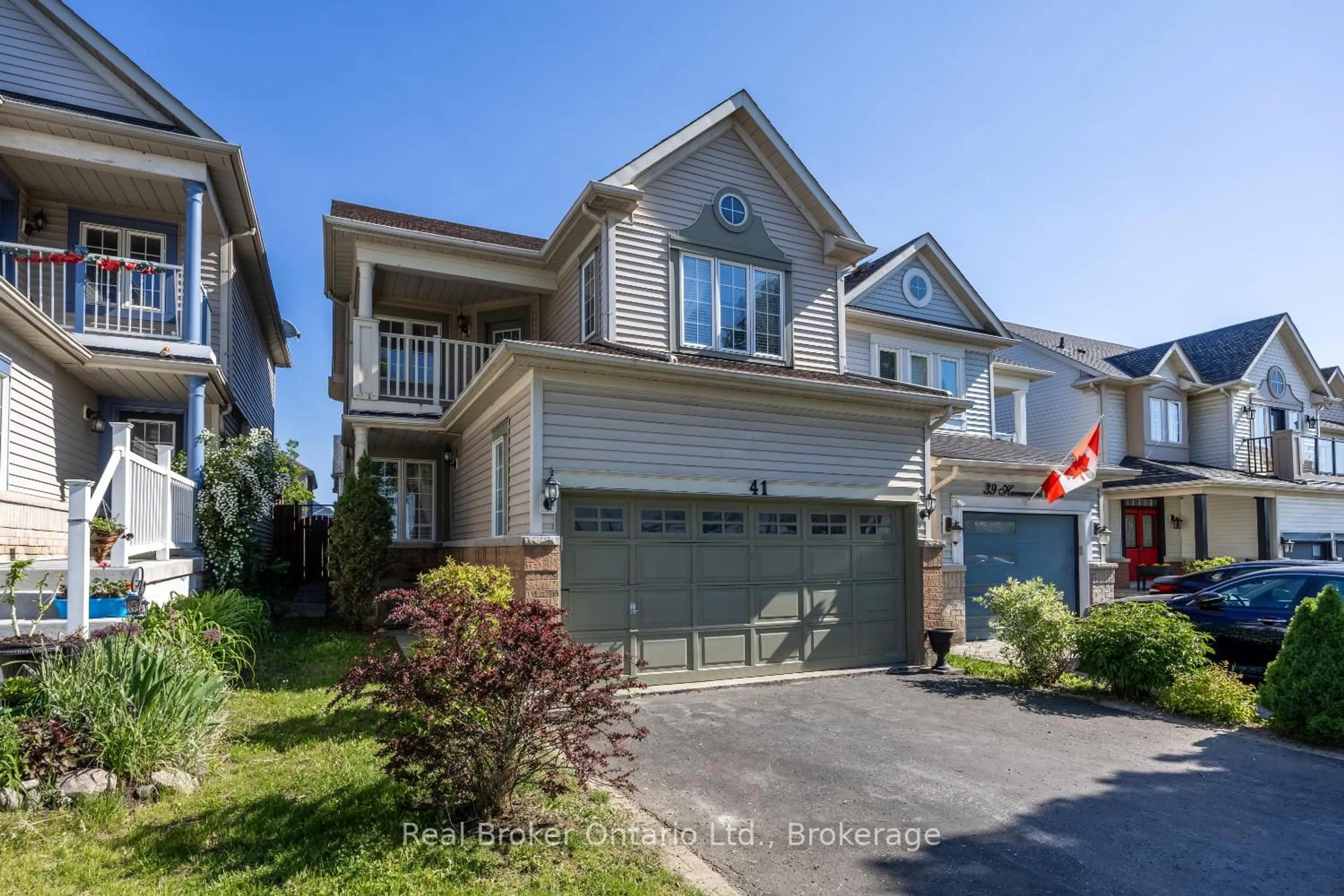 Home with vinyl exterior material, street for 41 Havenwood Pl, Whitby Ontario L1N 9V6