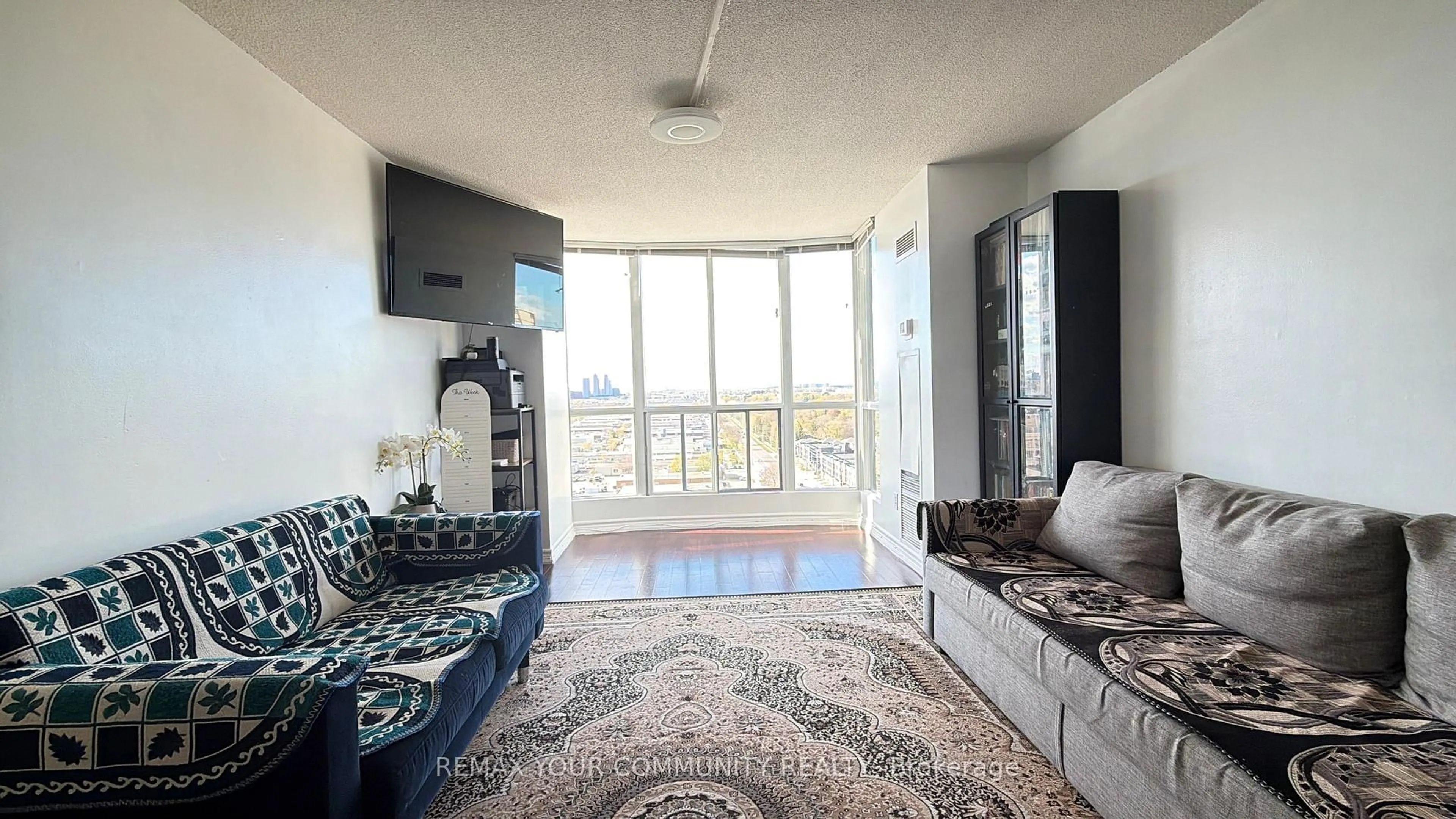 Living room with furniture, unknown for 1470 Midland Ave #1609, Toronto Ontario M1P 4Z4