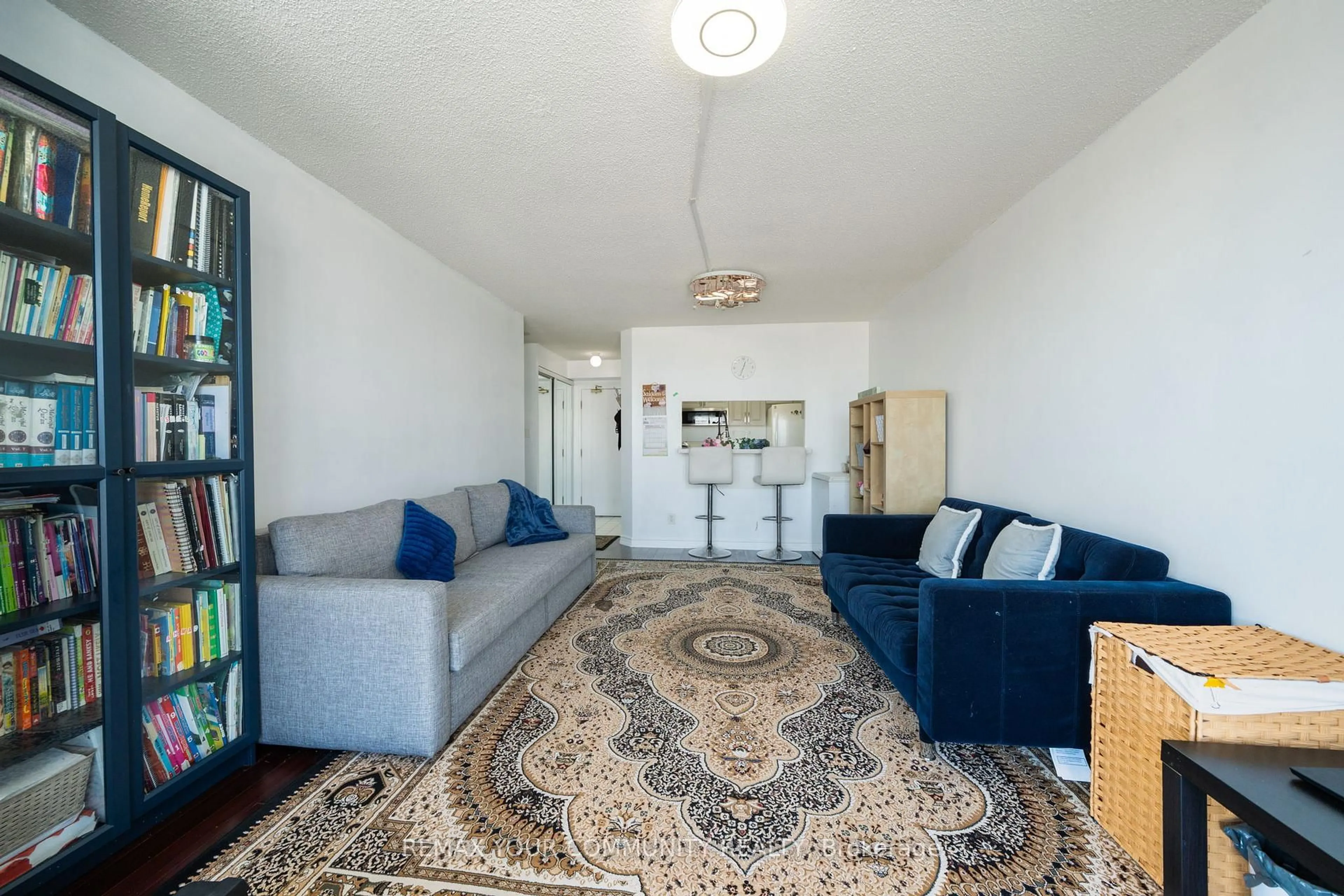 Living room with furniture, unknown for 1470 Midland Ave #1609, Toronto Ontario M1P 4Z4