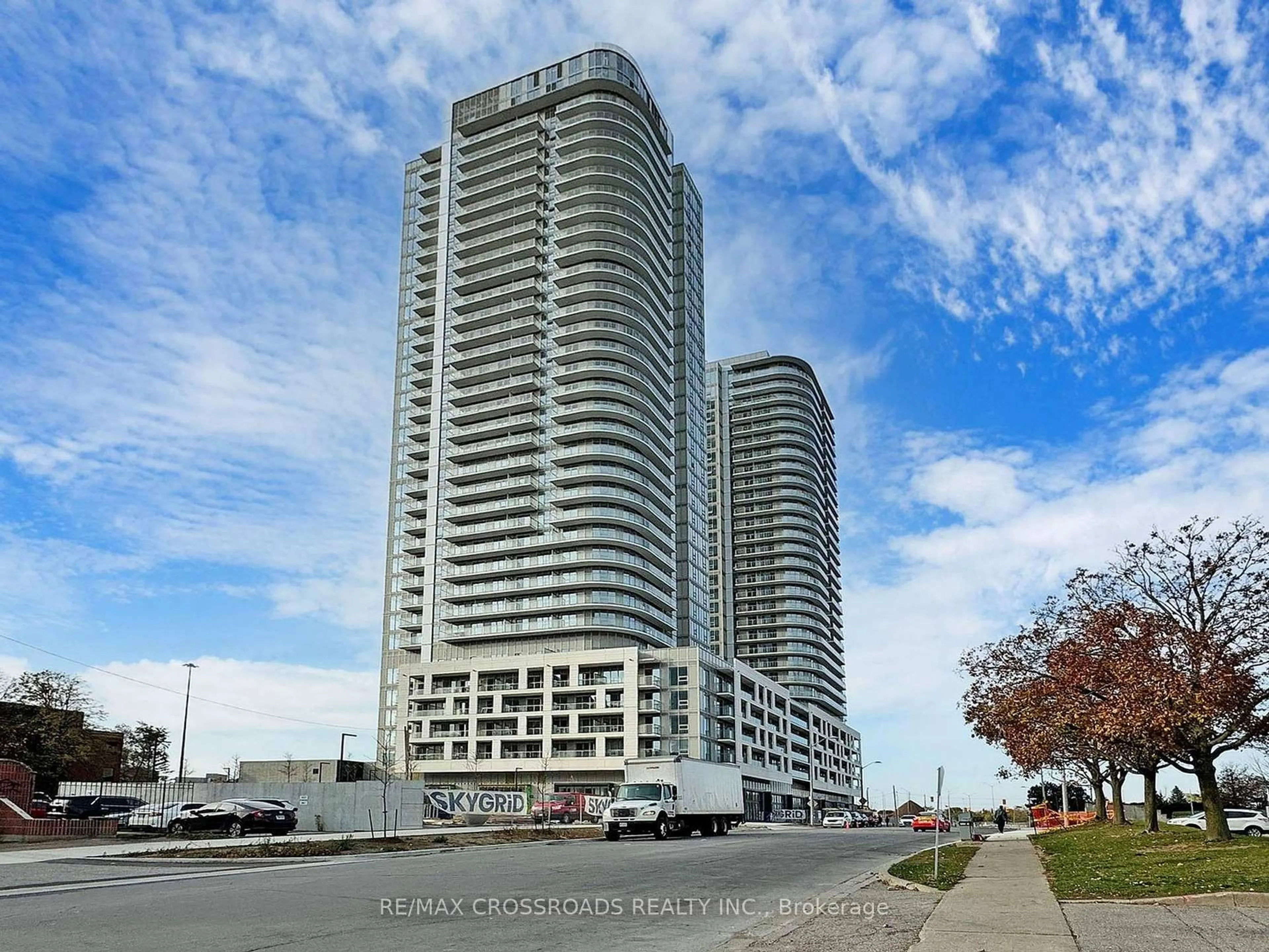 Indoor foyer for 2033 Kennedy Rd #3303, Toronto Ontario M1T 0B9