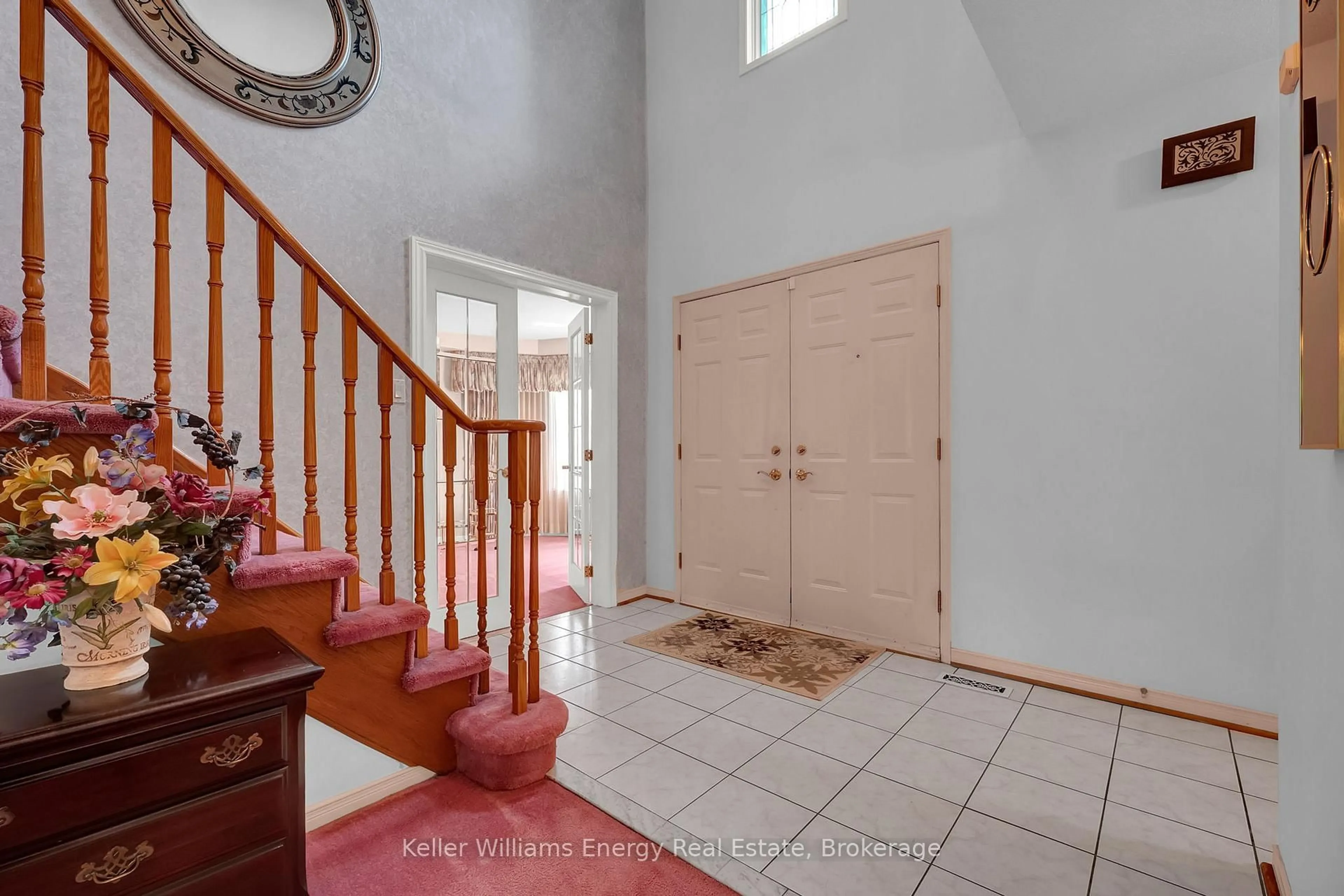 Indoor entryway for 1182 Thimbleberry Circ, Oshawa Ontario L1K 2H3