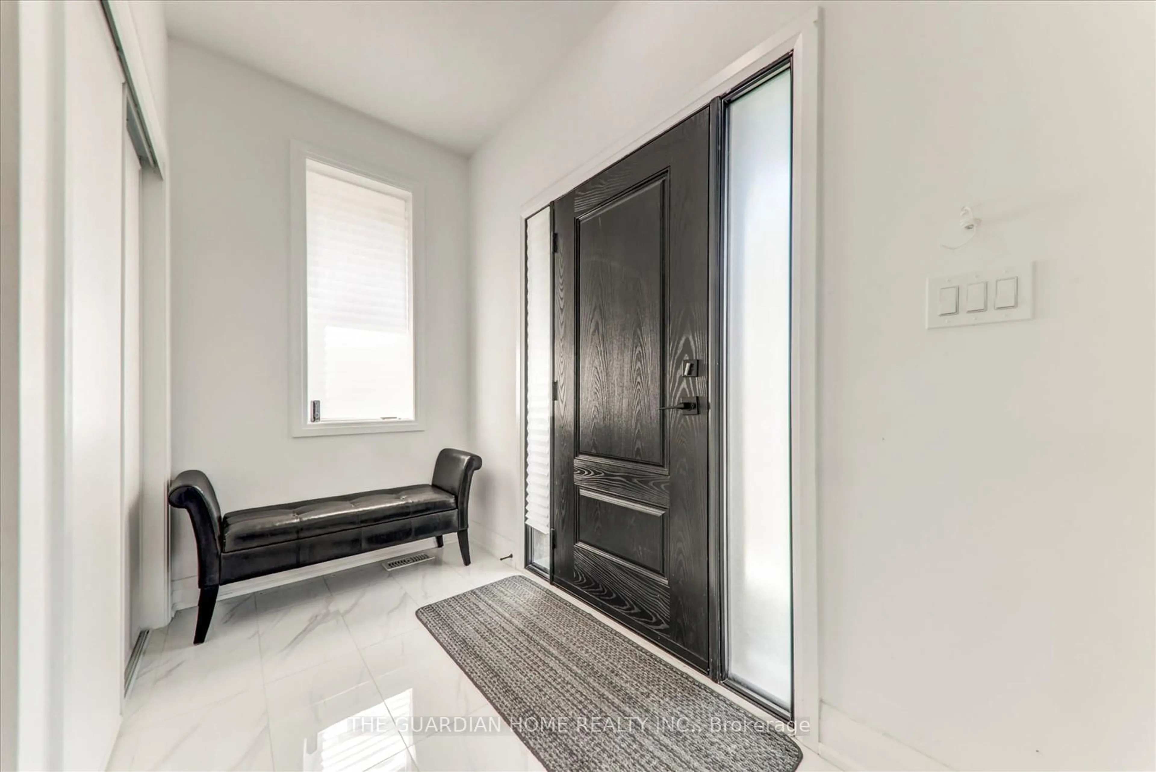 Indoor entryway for 97 Chelliah Crt, Toronto Ontario M1B 0E7