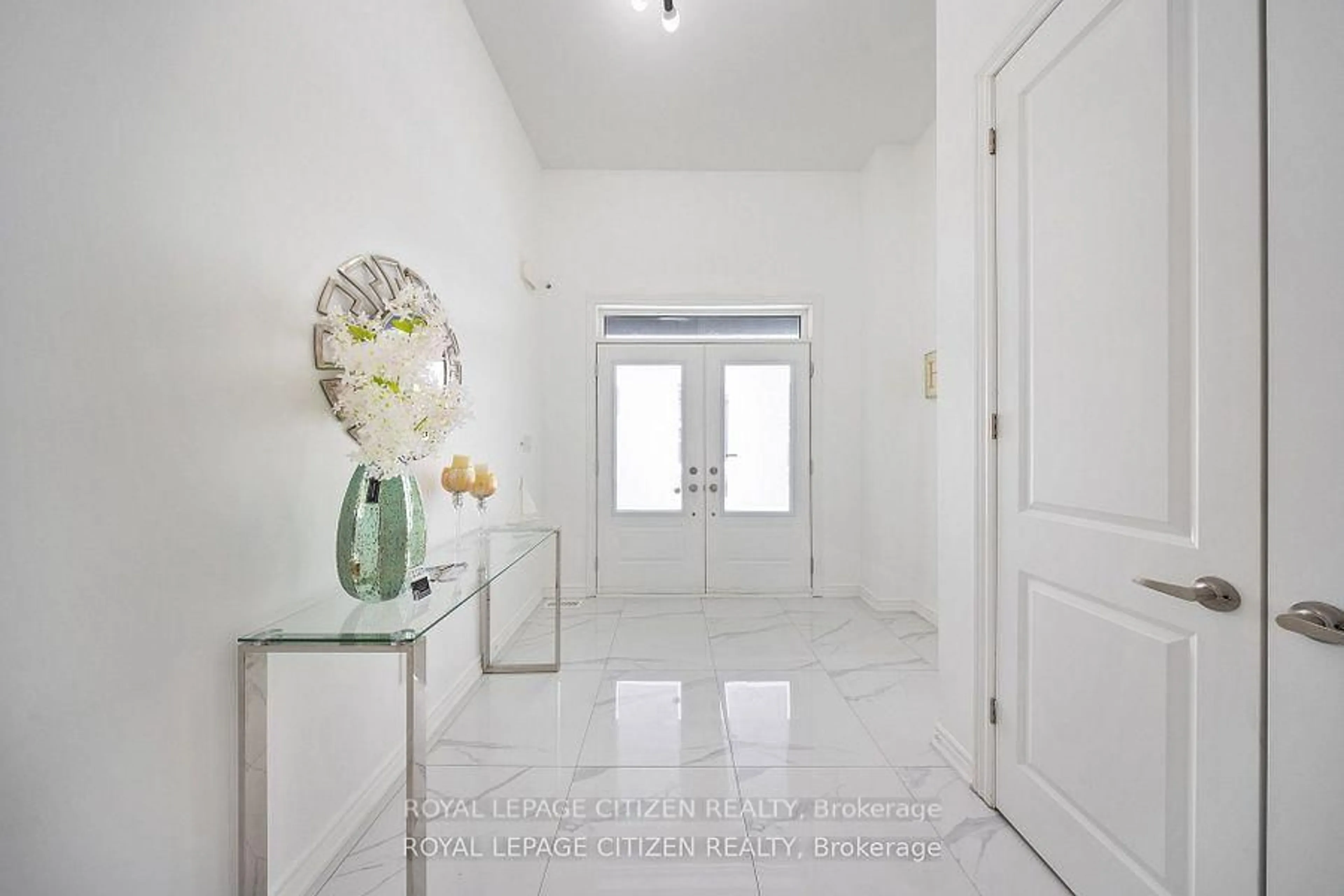 Indoor entryway for 82 Closson Dr, Whitby Ontario L1N 9Y6