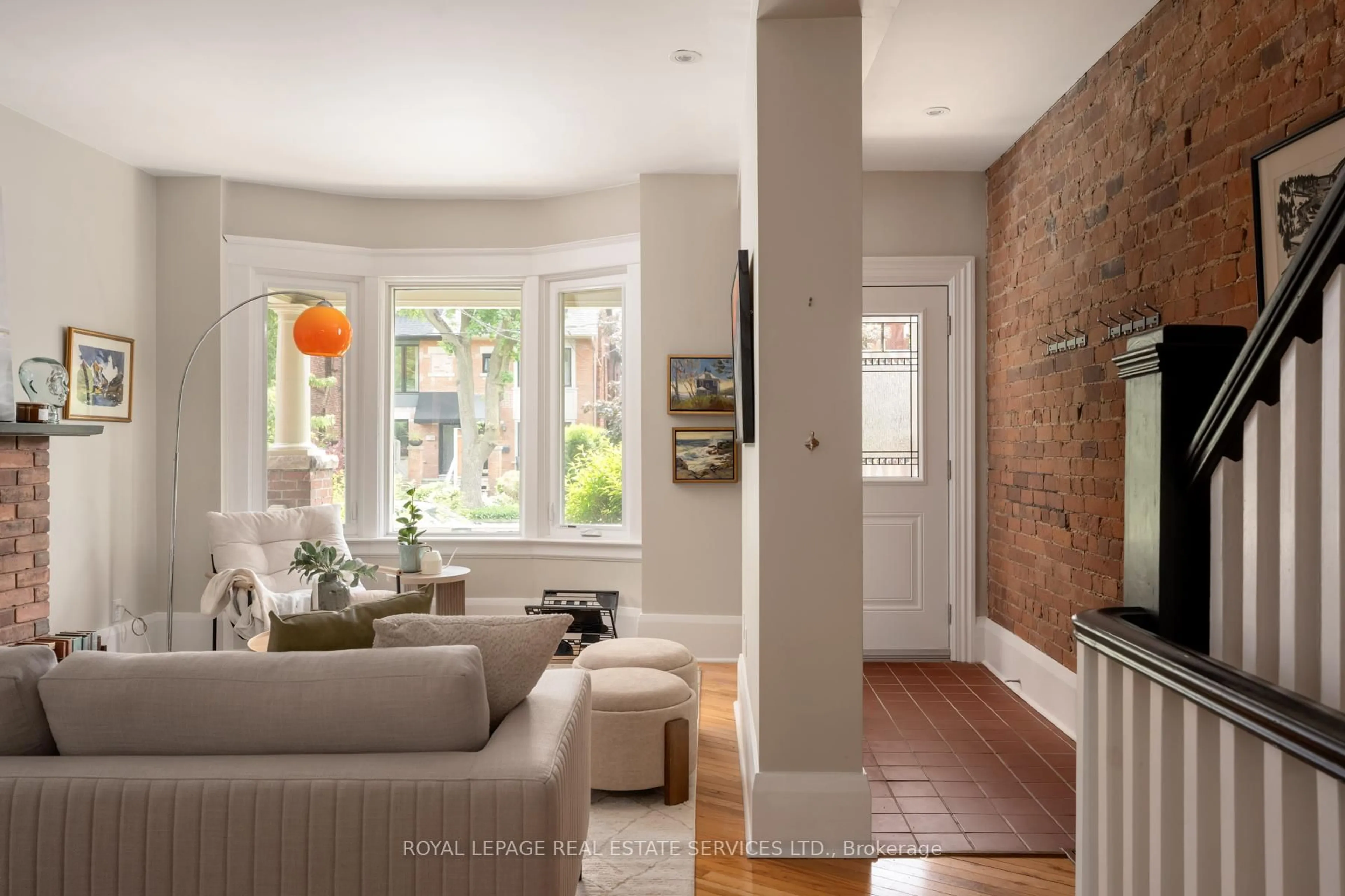 Living room with furniture, unknown for 164 Fulton Ave, Toronto Ontario M4K 1Y3