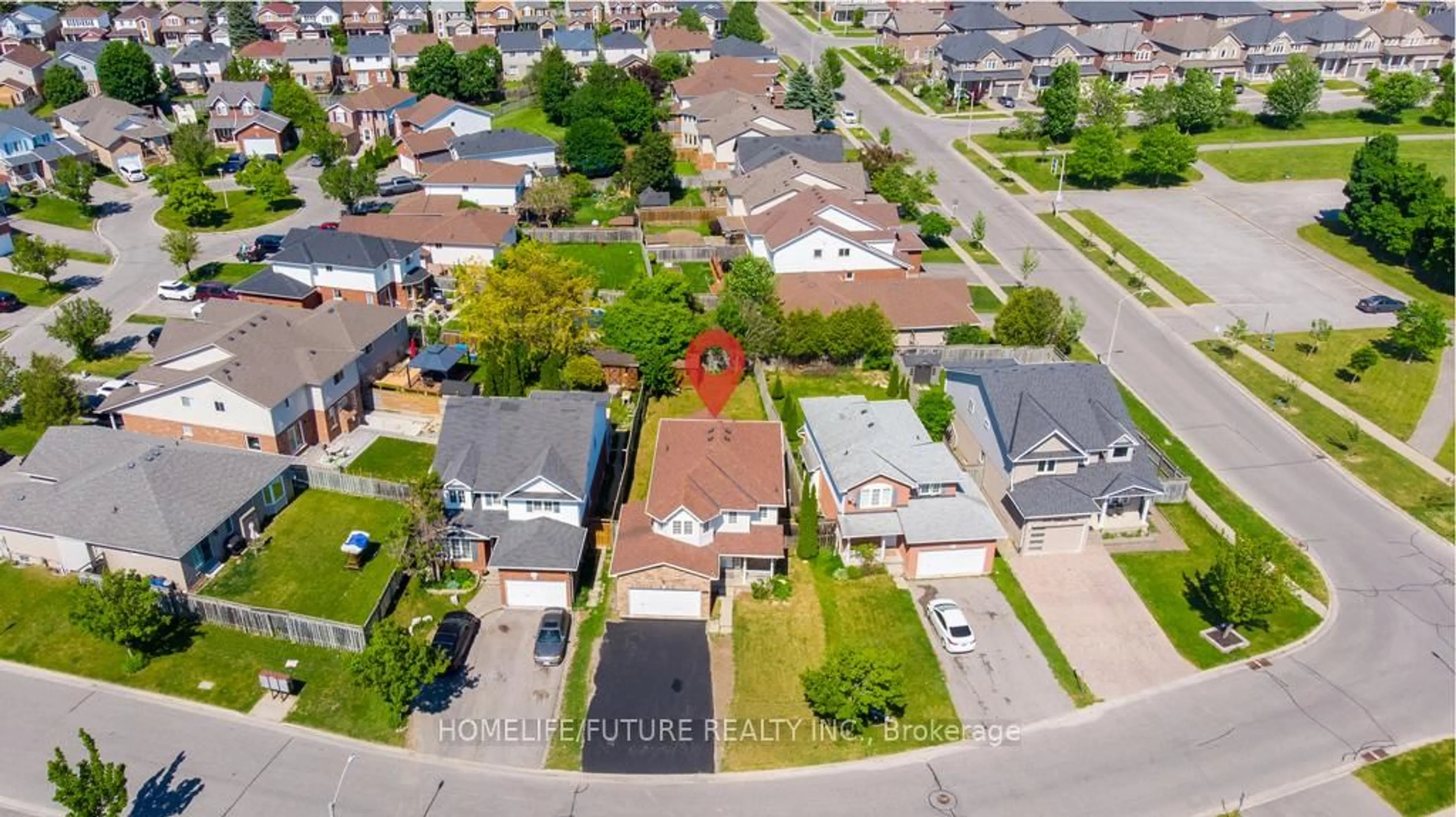 A pic from outside/outdoor area/front of a property/back of a property/a pic from drone, street for 1966 Dalhousie Cres, Oshawa Ontario L1G 8C3