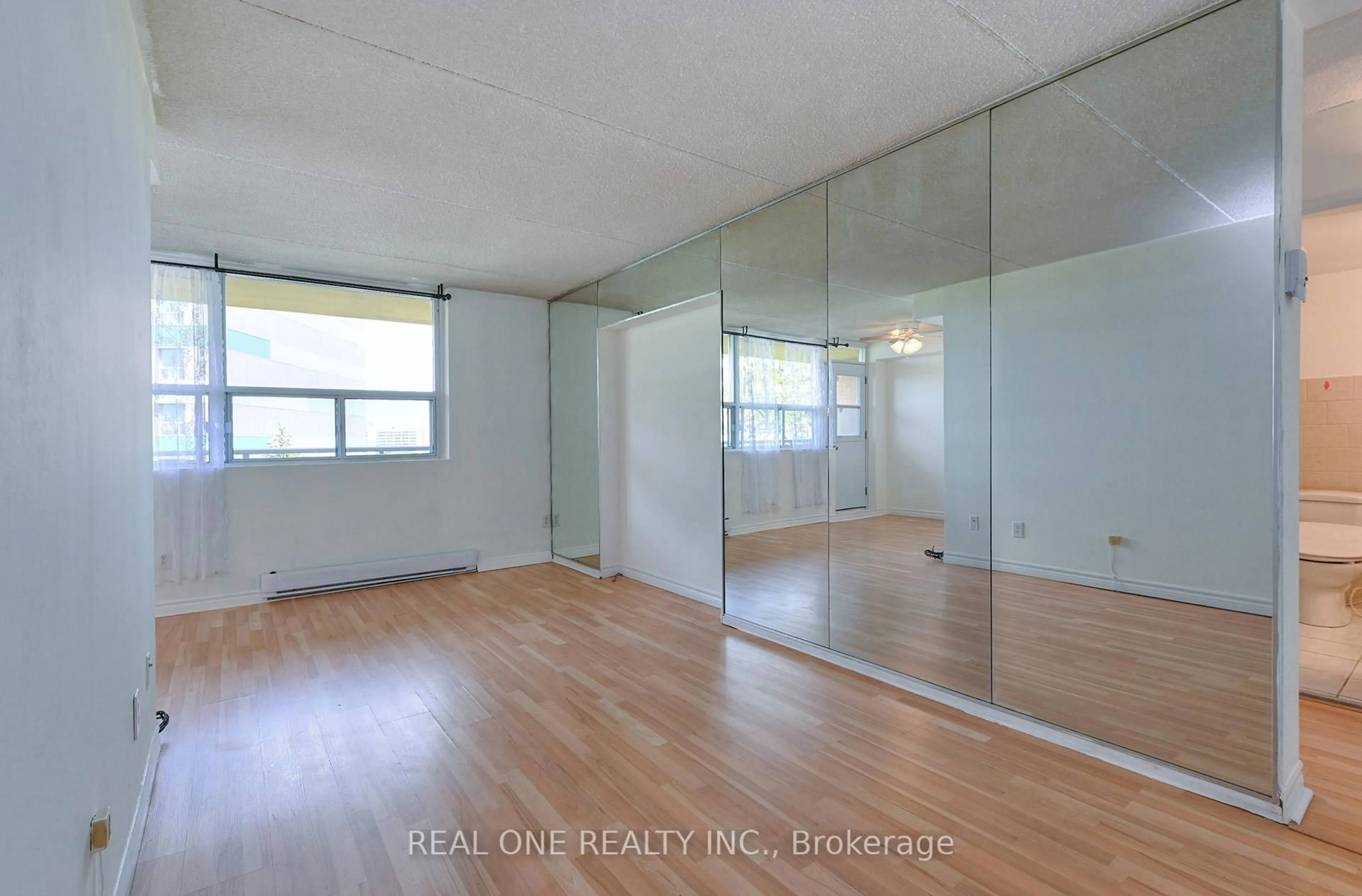 A pic of a room for 207 Galloway Rd #602, Toronto Ontario M1E 4X3