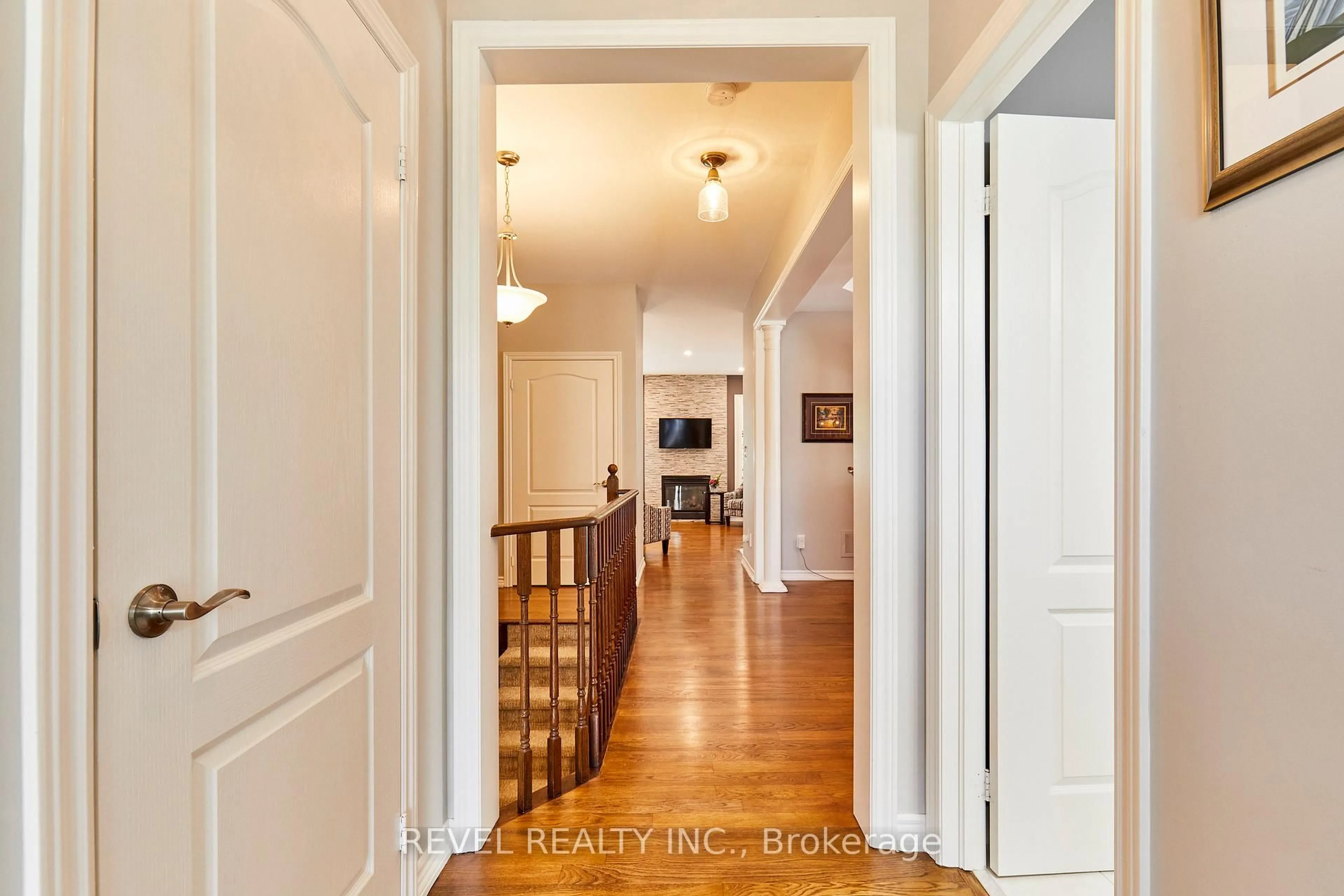Indoor entryway for 535 Kingsfield Loop, Oshawa Ontario L1K 0H8