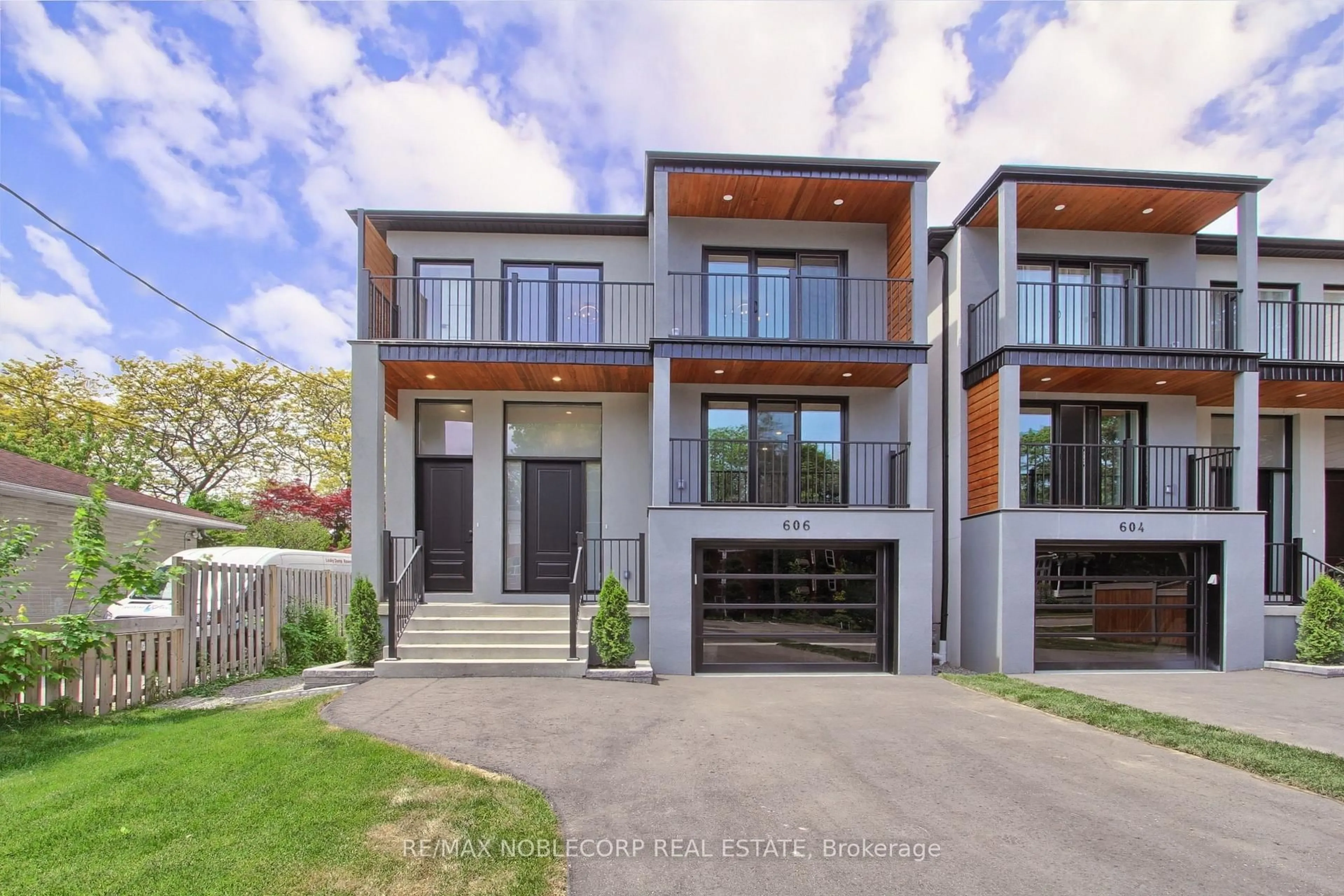Home with brick exterior material, street for 606 Green St, Whitby Ontario L1N 4E8