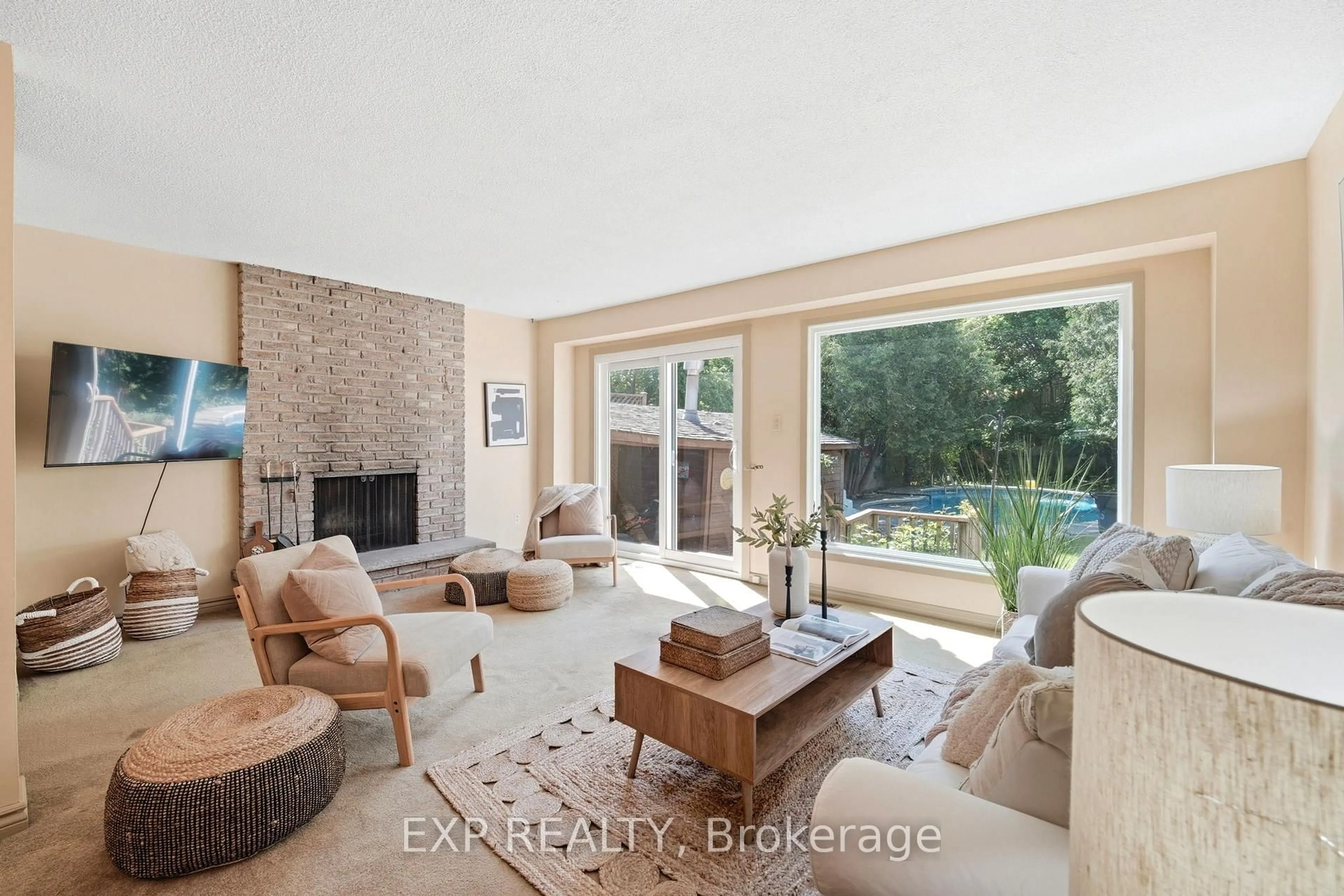 Living room with furniture, ceramic/tile floor for 225 Invergordon Ave, Toronto Ontario M1S 3Z1