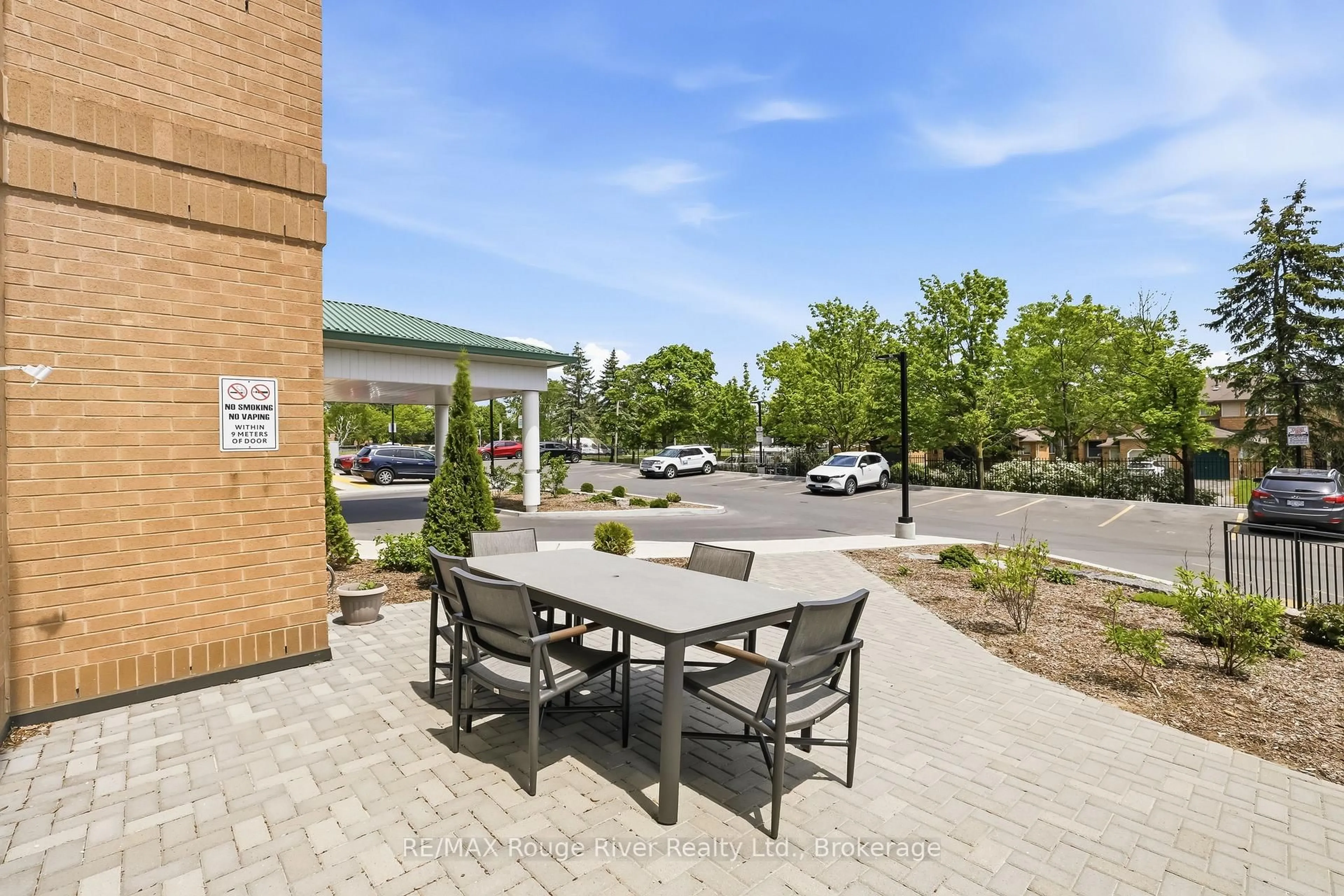Patio, street for 711 Rossland Rd E Rd #1107, Whitby Ontario L1N 8Z1