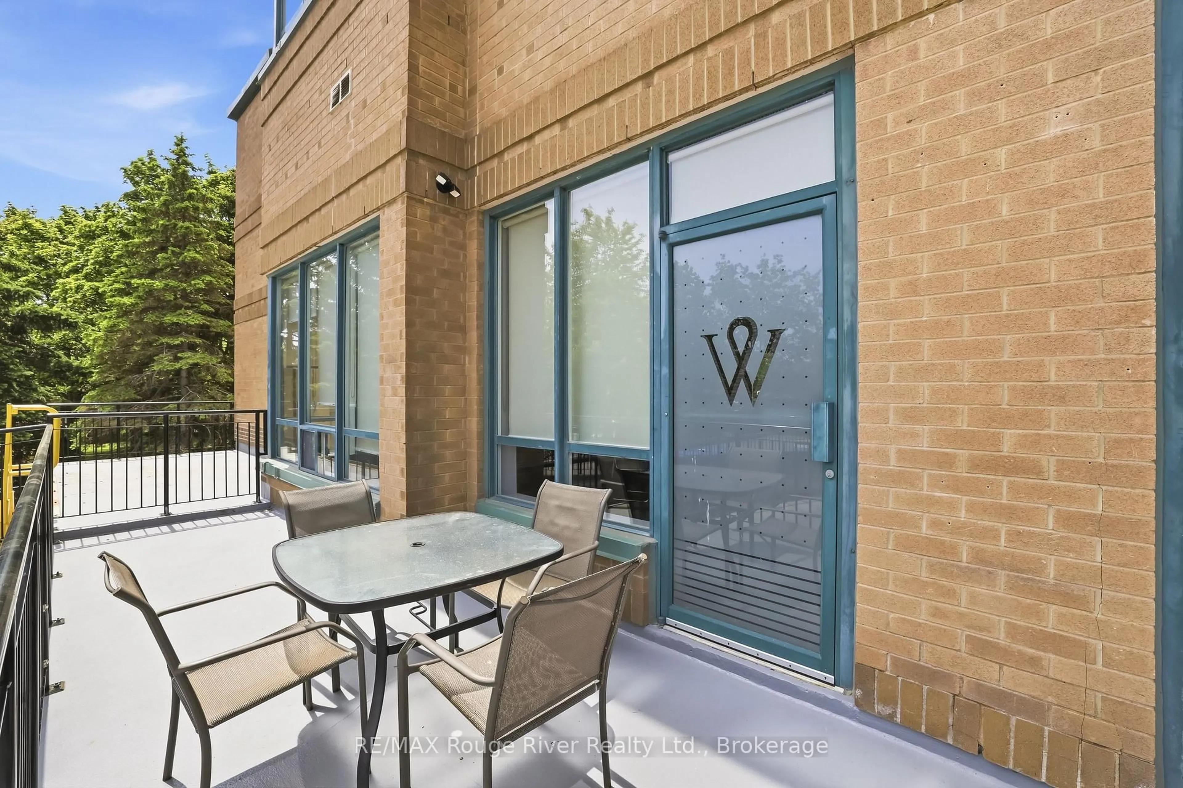 Patio, unknown for 711 Rossland Rd E Rd #1107, Whitby Ontario L1N 8Z1