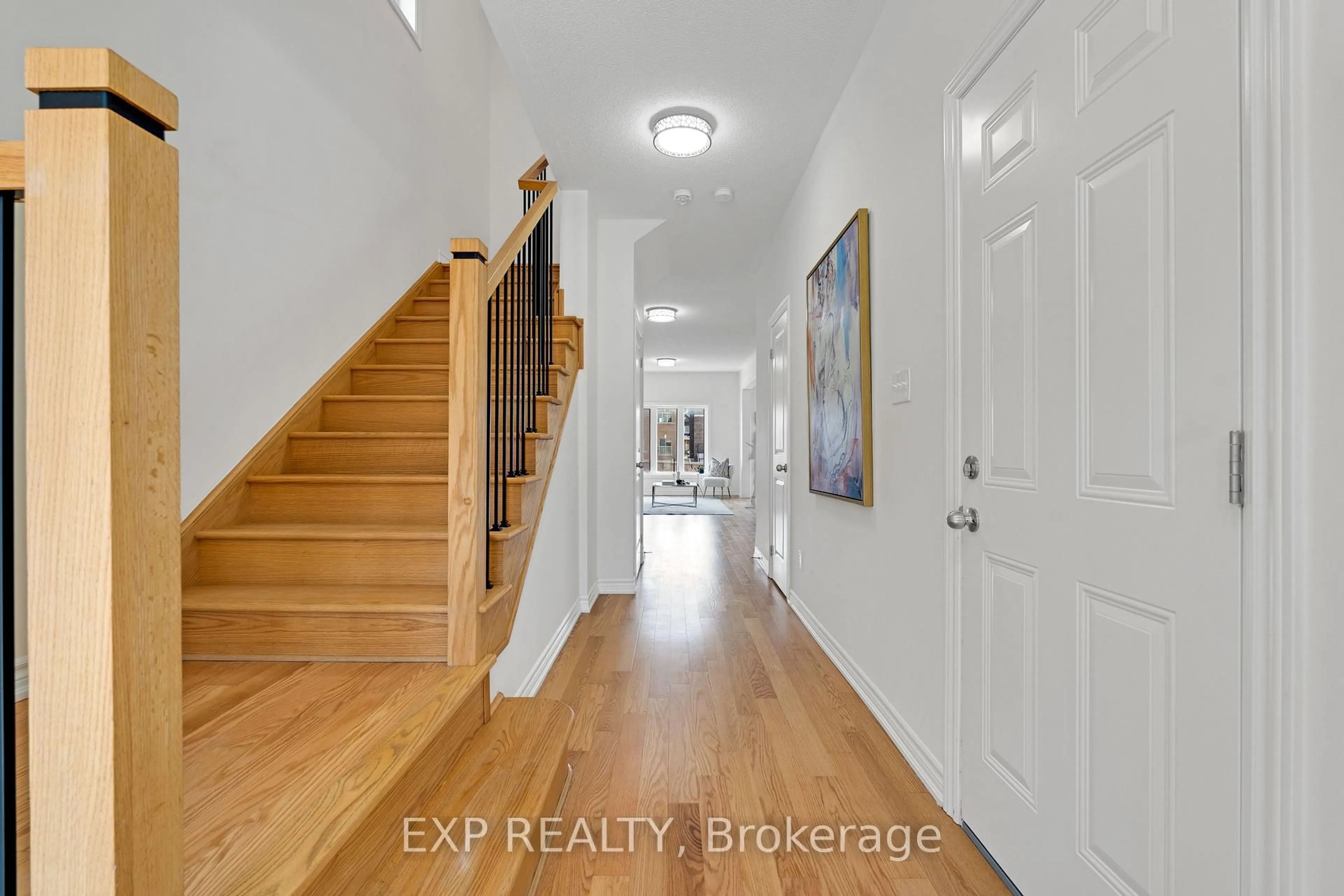 Indoor entryway for 1117 Cameo St, Pickering Ontario L1X 0L7