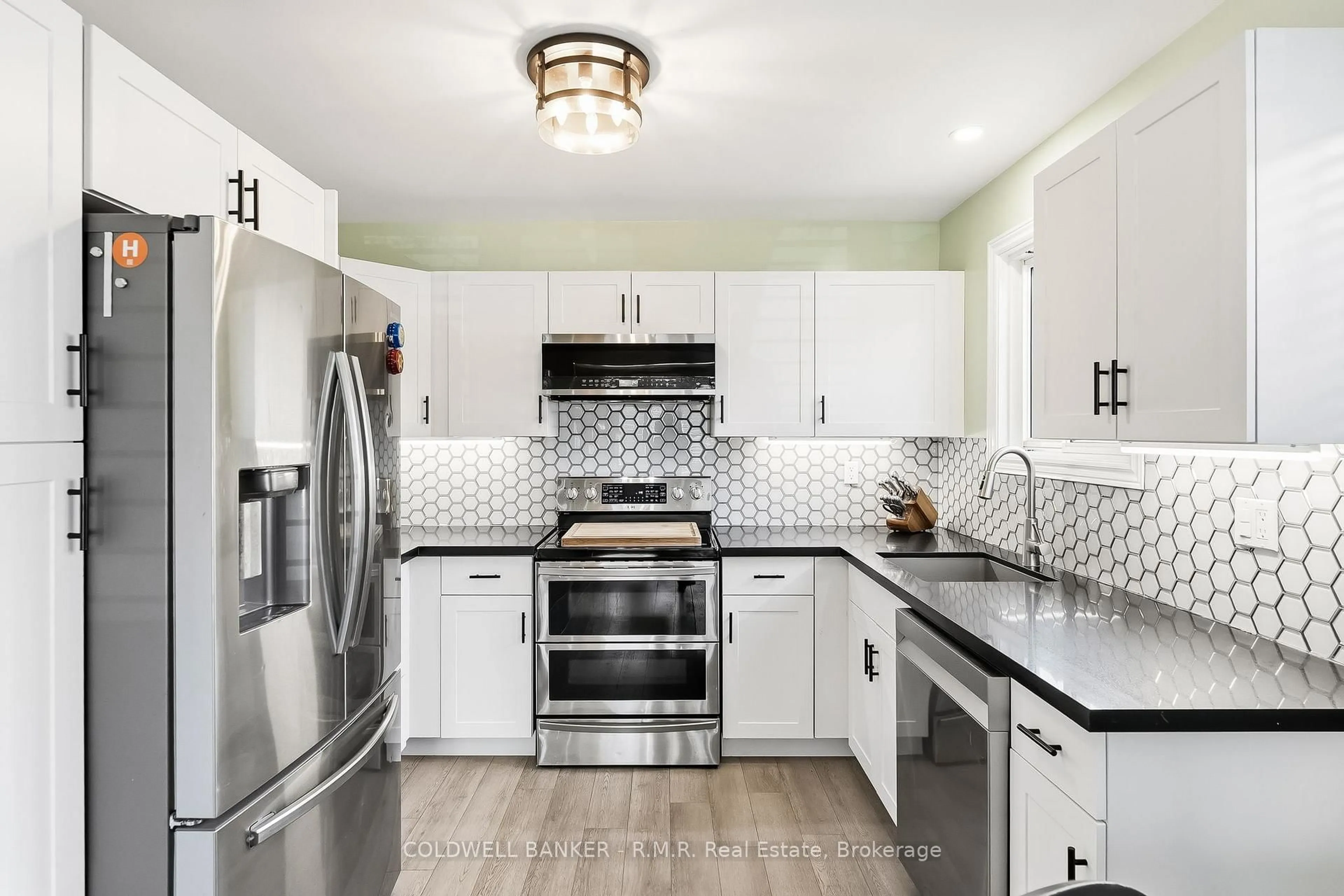 Contemporary kitchen, ceramic/tile floor for 590 Pondtail Crt, Oshawa Ontario L1K 2C7