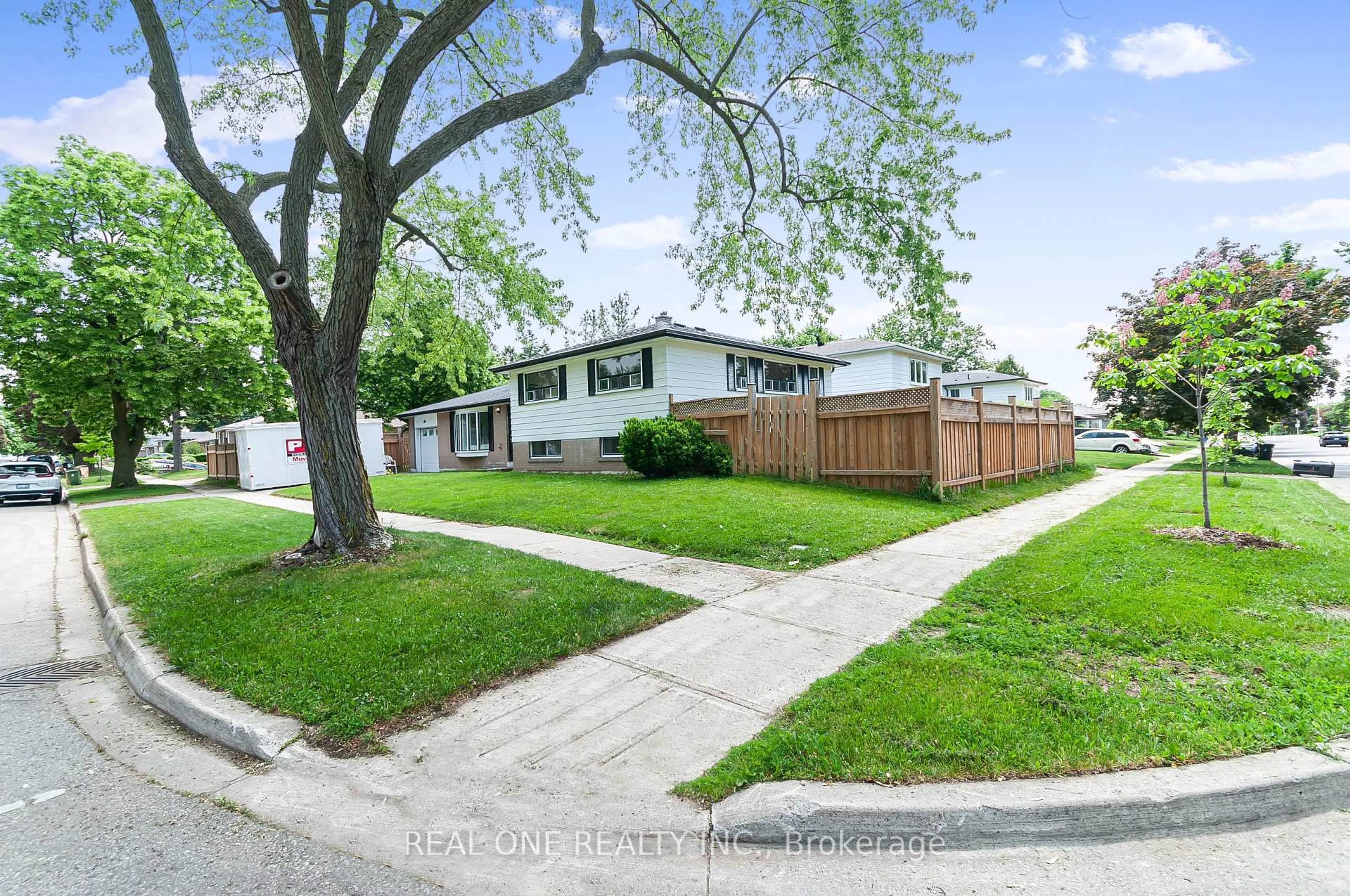 A pic from outside/outdoor area/front of a property/back of a property/a pic from drone, street for 1 Grovenest Dr, Toronto Ontario M1E 4J2