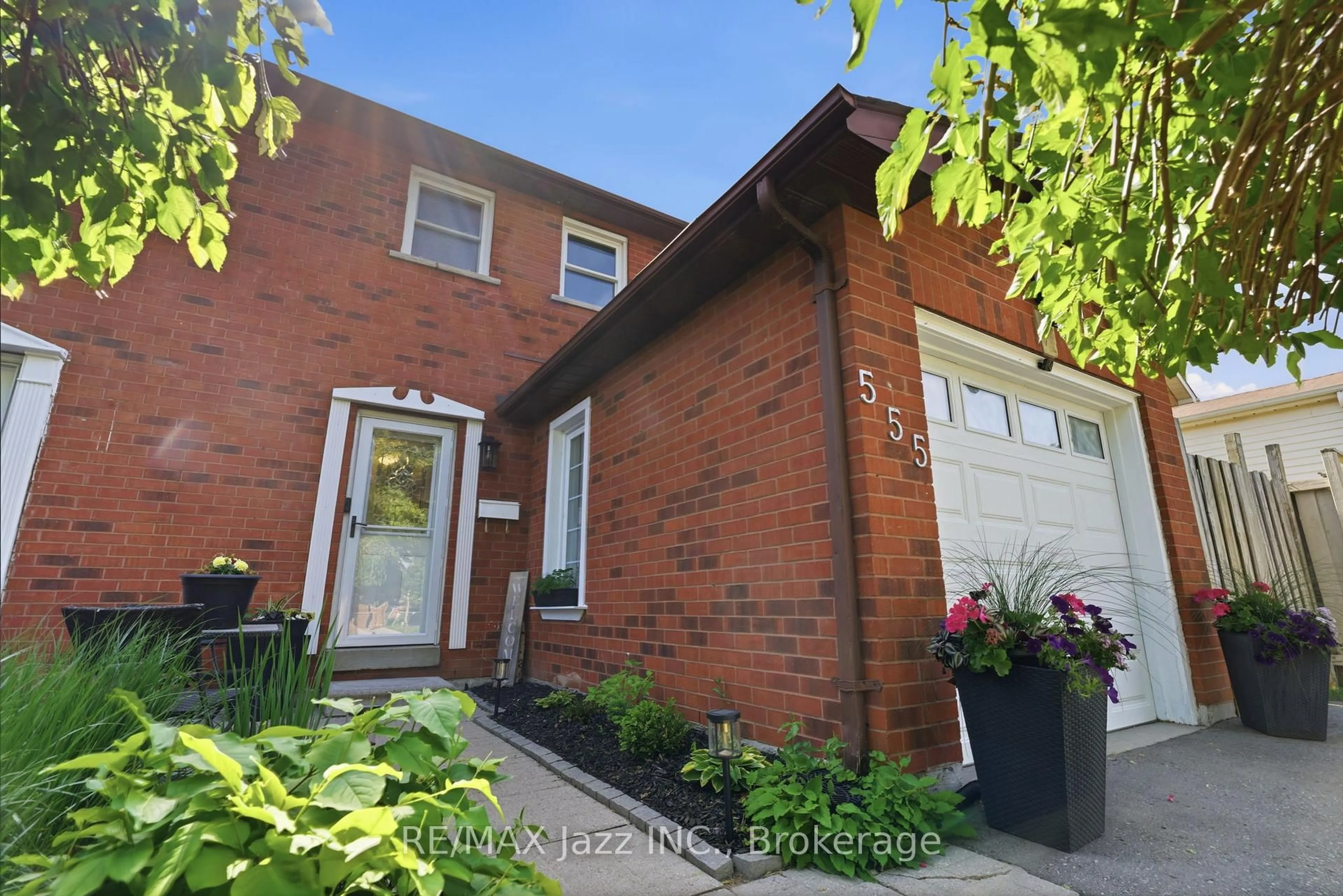 Home with brick exterior material, street for 555 Cobblehill Dr, Oshawa Ontario L1K 1Y6