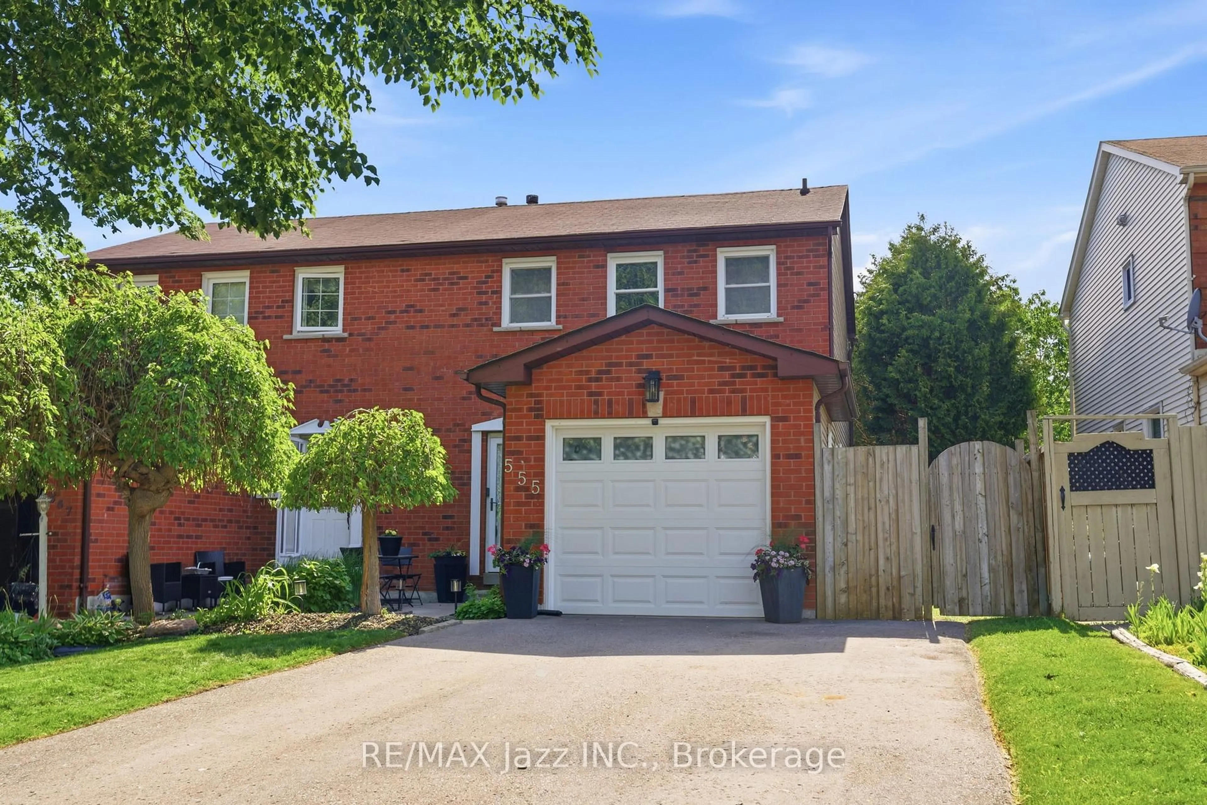 Home with brick exterior material, street for 555 Cobblehill Dr, Oshawa Ontario L1K 1Y6