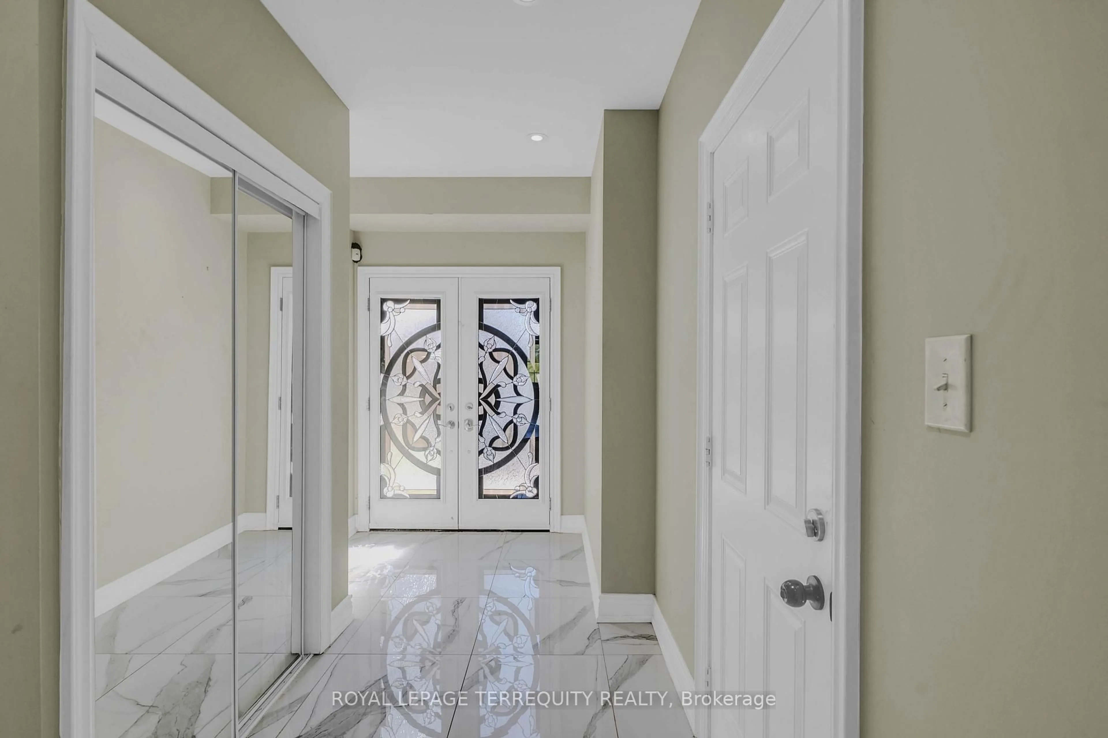 Indoor entryway for 856 Audley Rd, Ajax Ontario L1Z 0R7