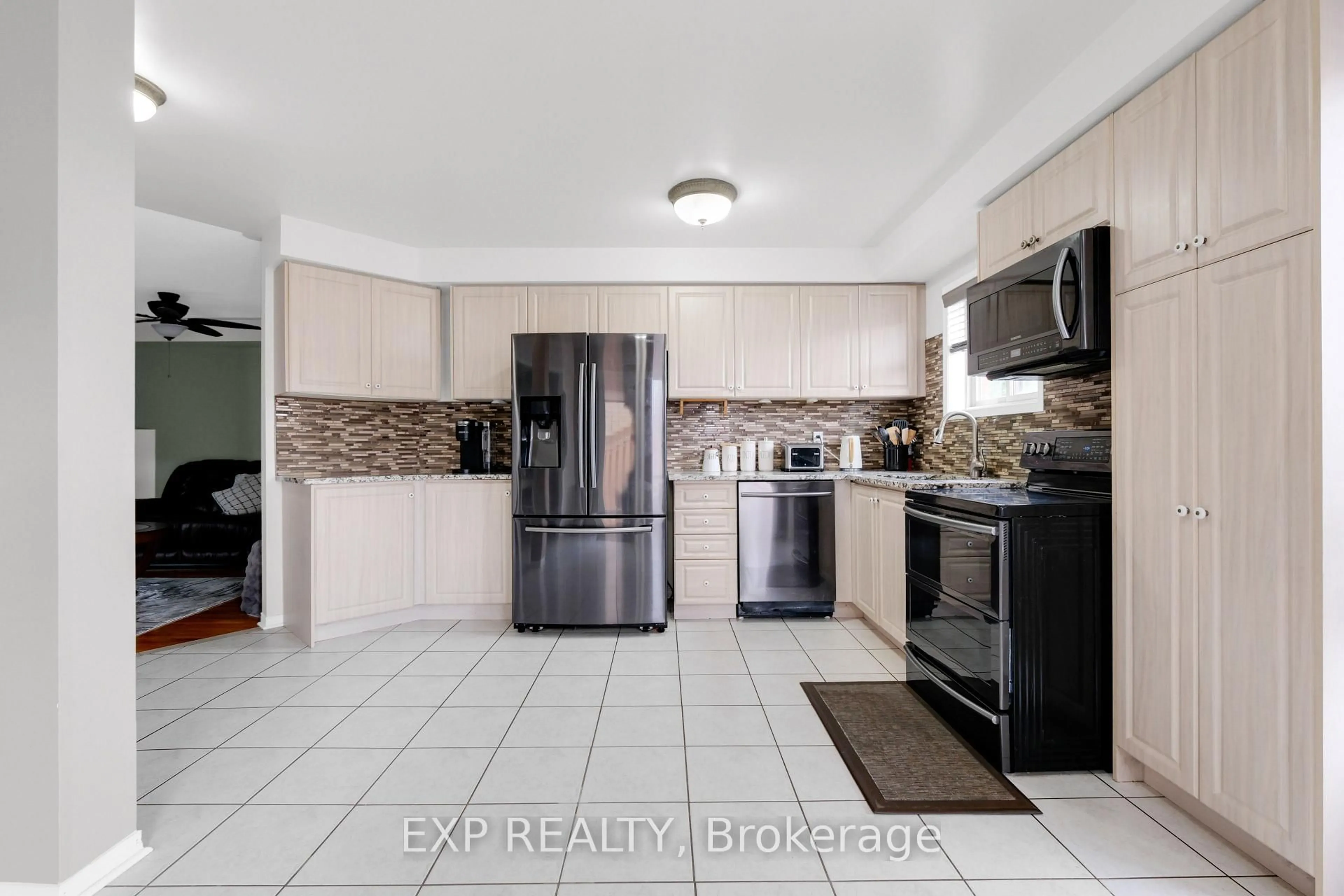 Standard kitchen, ceramic/tile floor for 548 Ormond Dr, Oshawa Ontario L1K 2L4