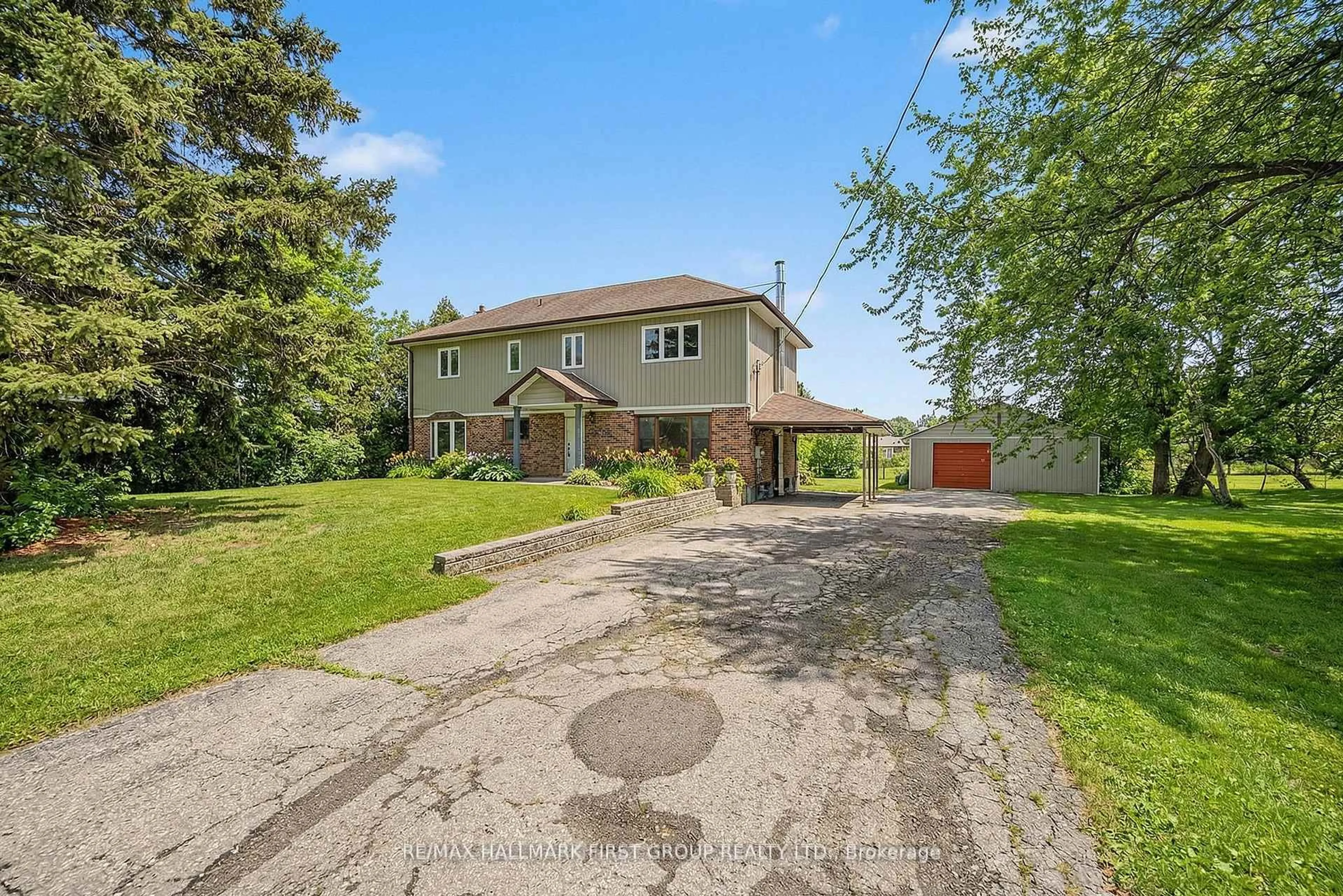 A pic from outside/outdoor area/front of a property/back of a property/a pic from drone, street for 239 Davidson St, Pickering Ontario L1V 2P9