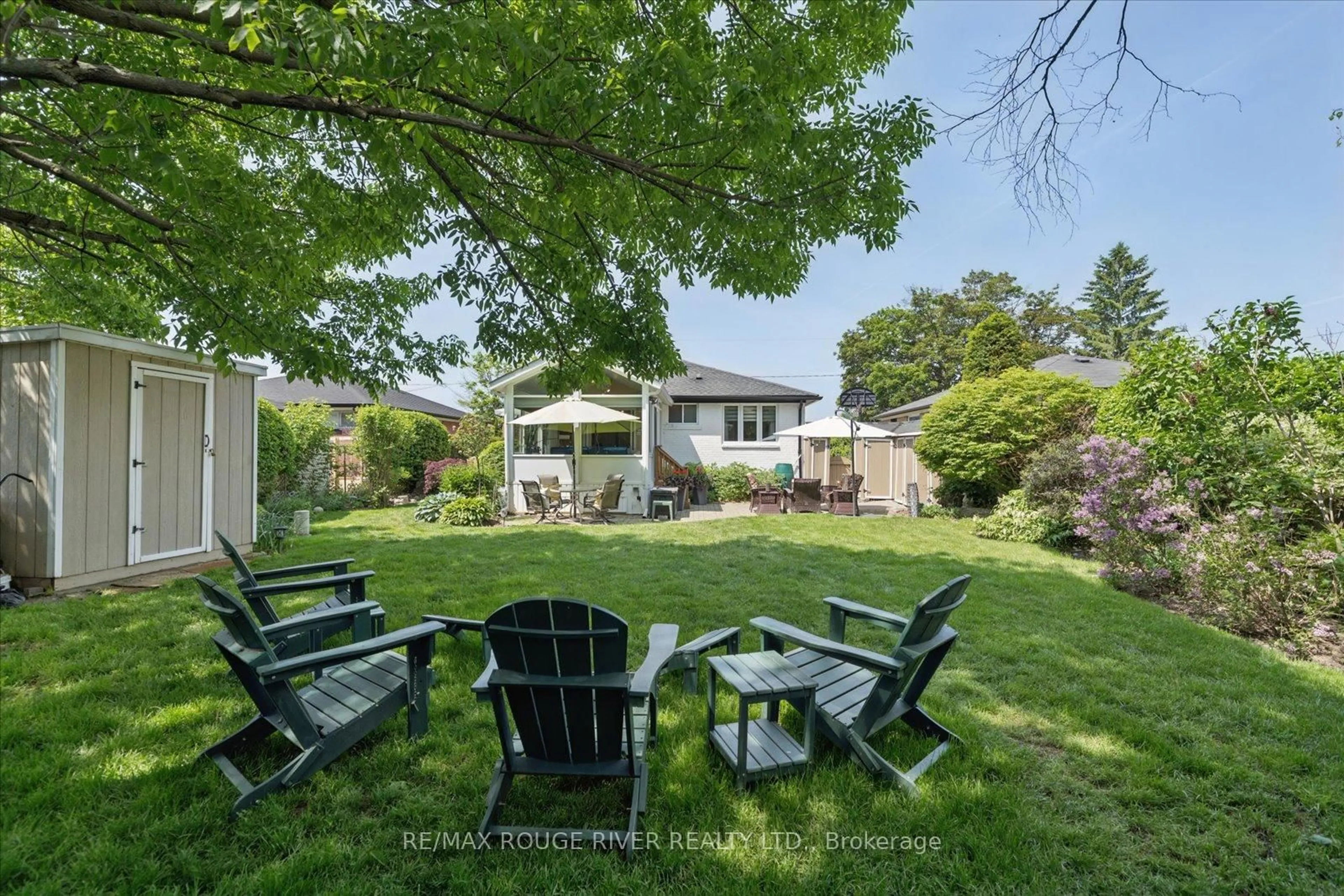 Patio, street for 1007 Walton Blvd, Whitby Ontario L1N 3G8
