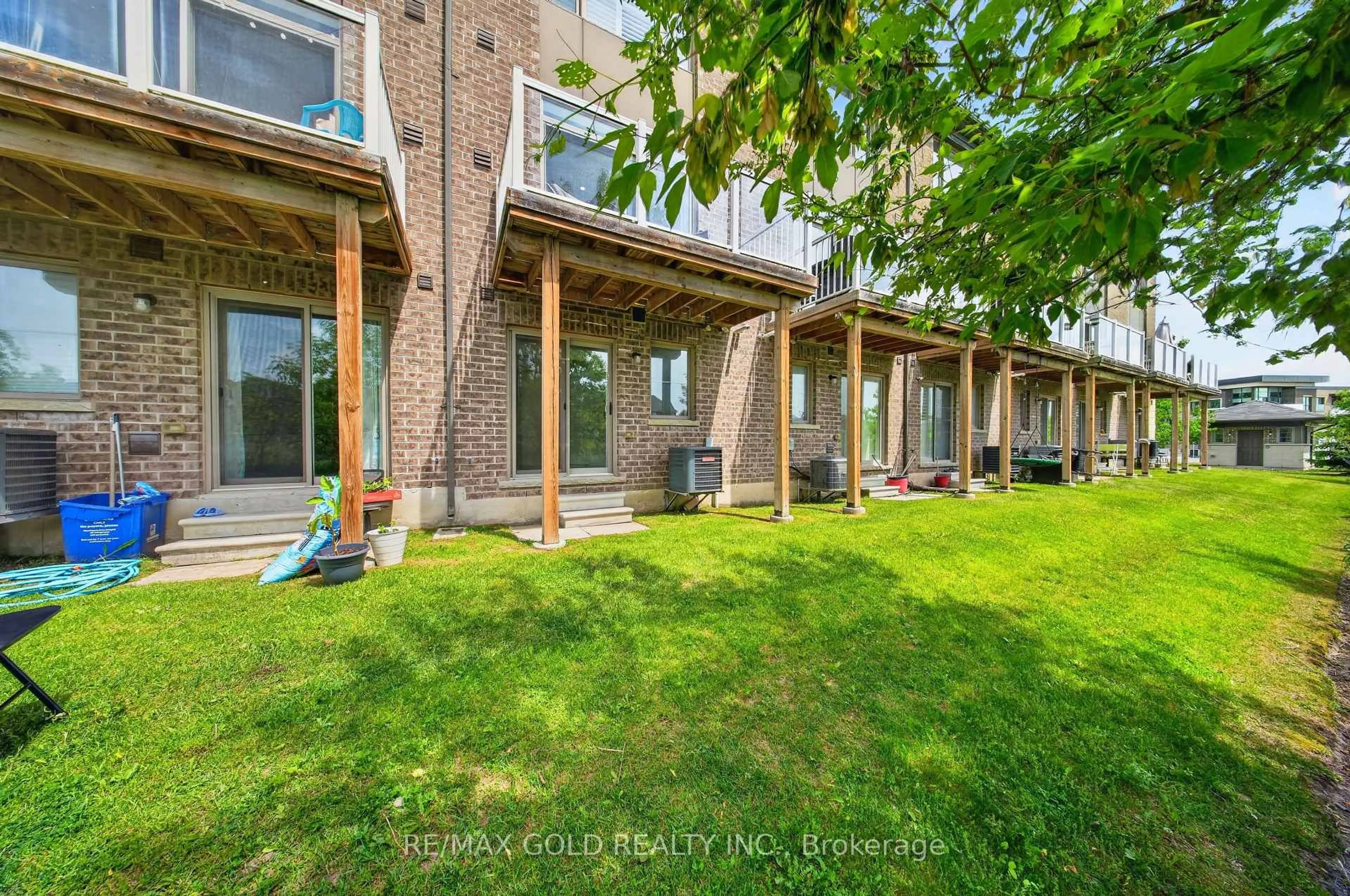 Patio, unknown for 384 Arctic Red Dr #12, Oshawa Ontario L1L 0M5