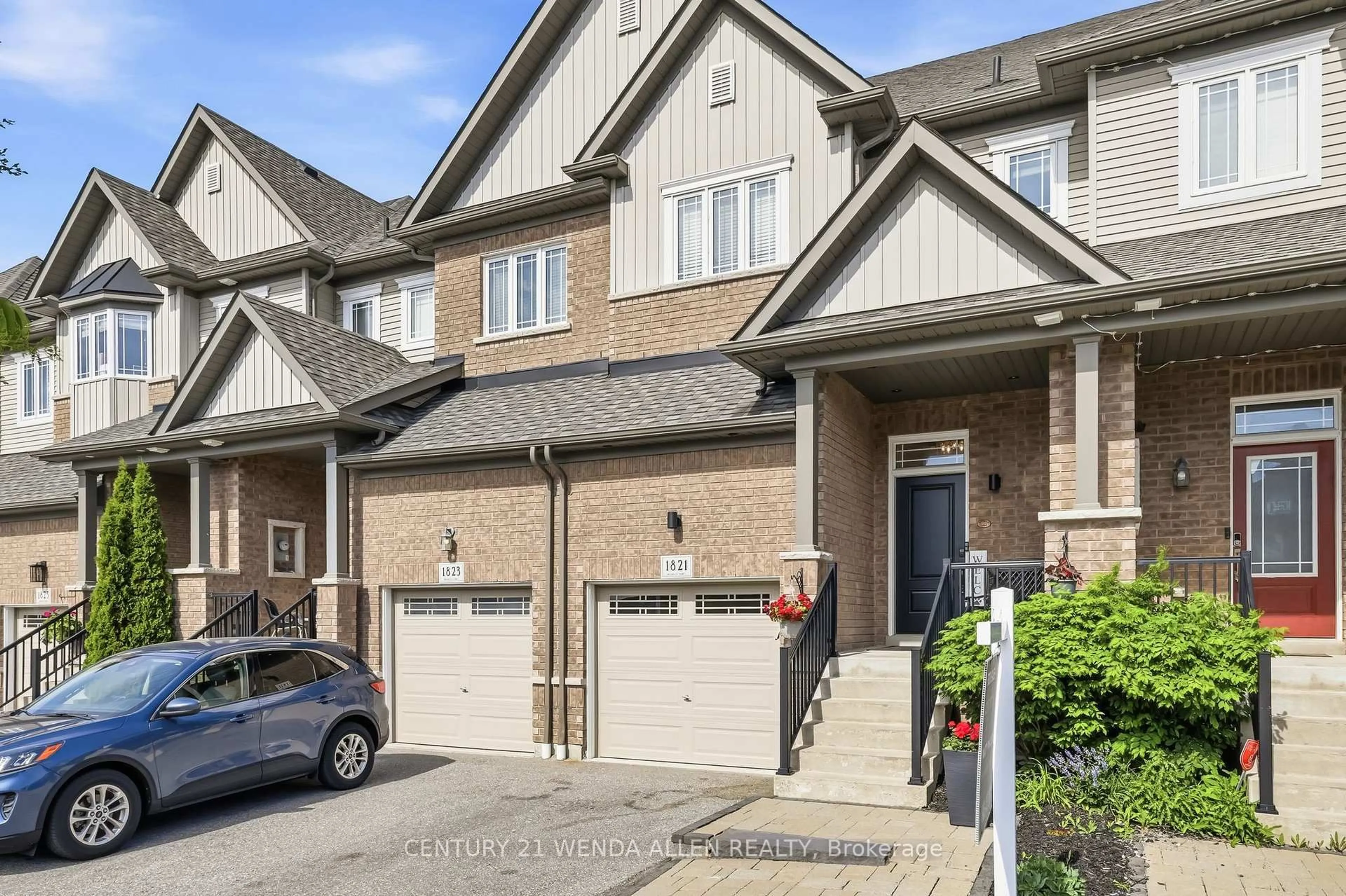 Home with brick exterior material, street for 1821 Shelburne St, Oshawa Ontario L1K 0T3