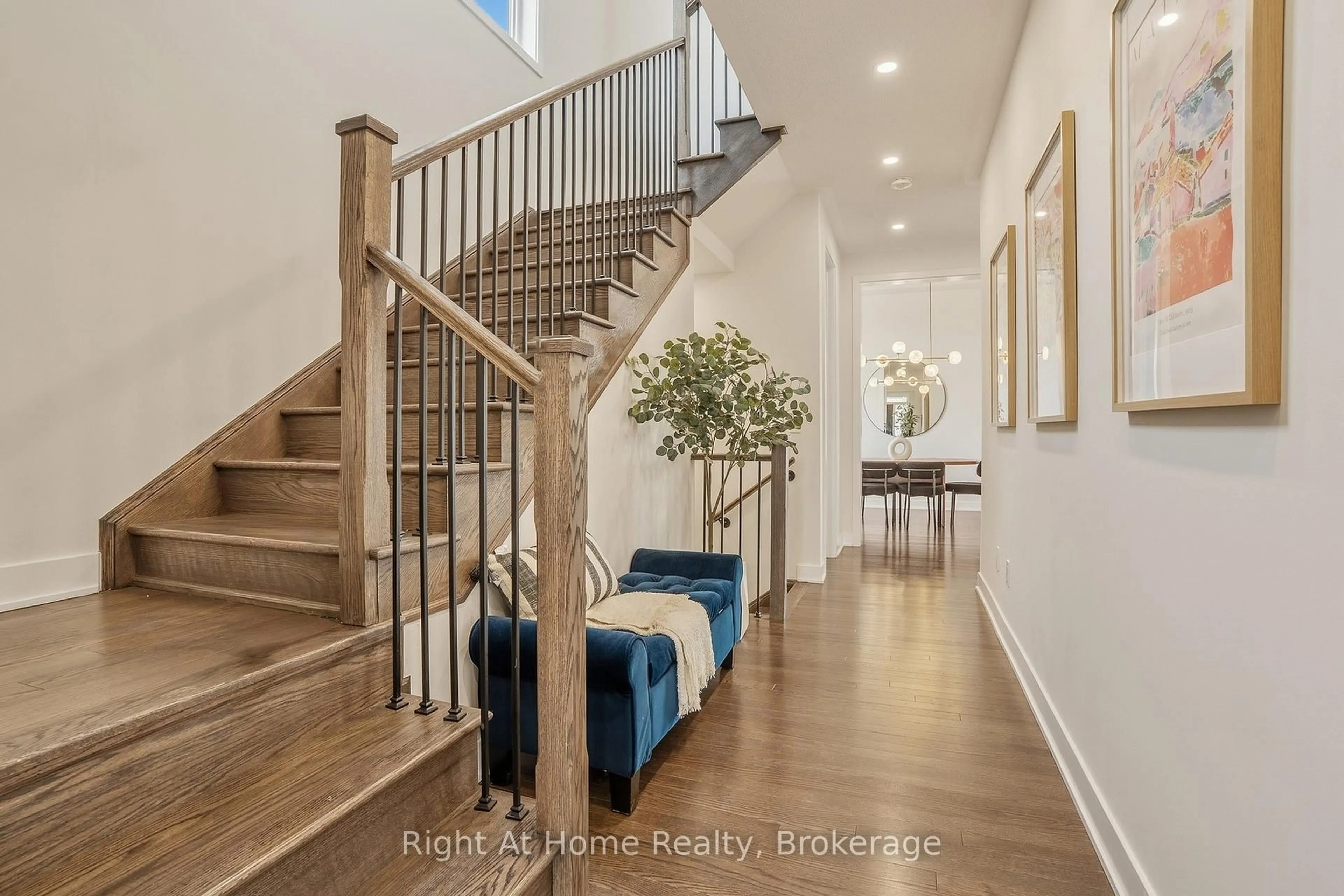 Indoor entryway for 2324 Verne Bowen St, Oshawa Ontario L1L 0V6