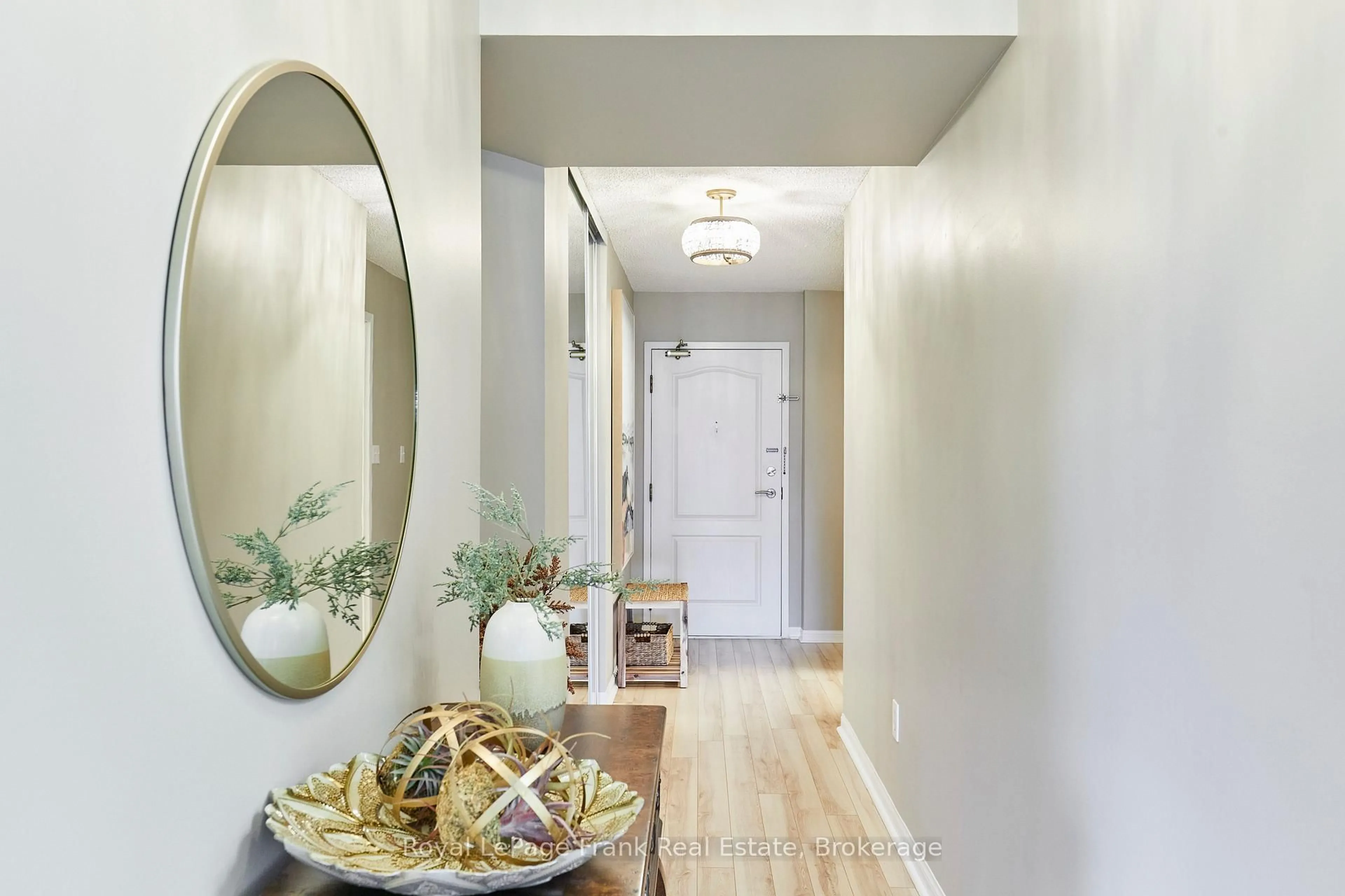 Indoor entryway for 712 Rossland Rd #307, Whitby Ontario L1N 9E8