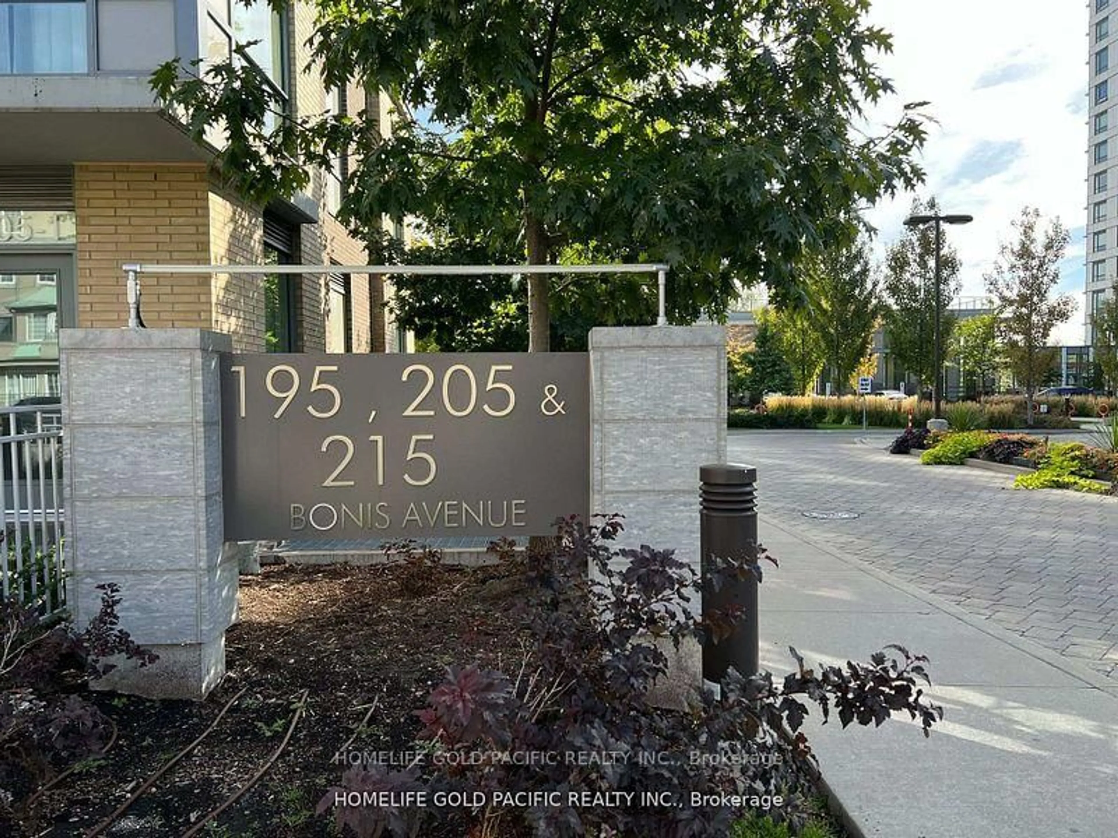 Indoor entryway for 195 Bonis Ave #2305, Toronto Ontario M1T 0A5