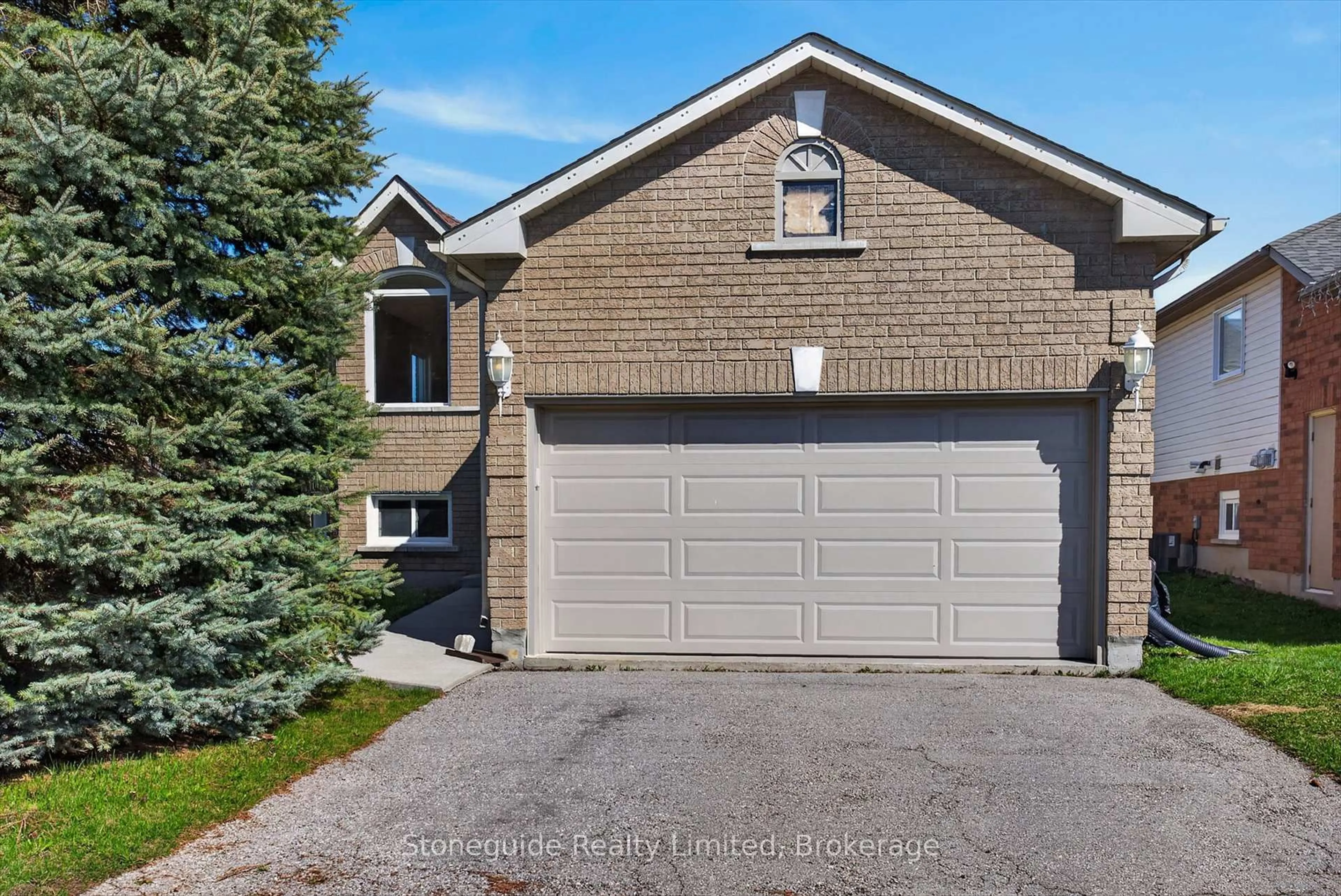 Home with brick exterior material, street for 2 Goodwin Ave, Clarington Ontario L1C 4Z4