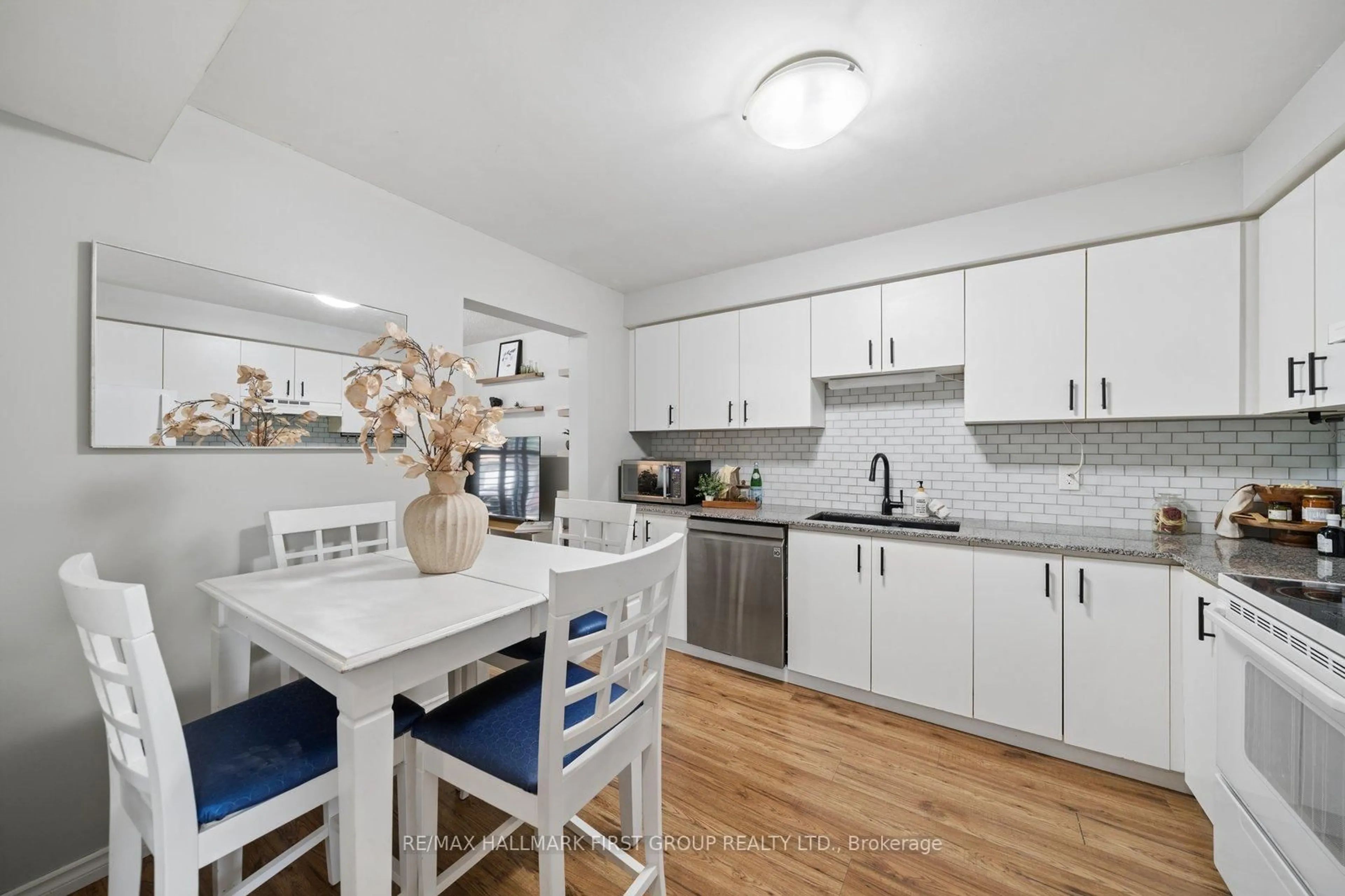 Open concept kitchen, unknown for 95 Vail Meadows Cres, Clarington Ontario L1C 4T3