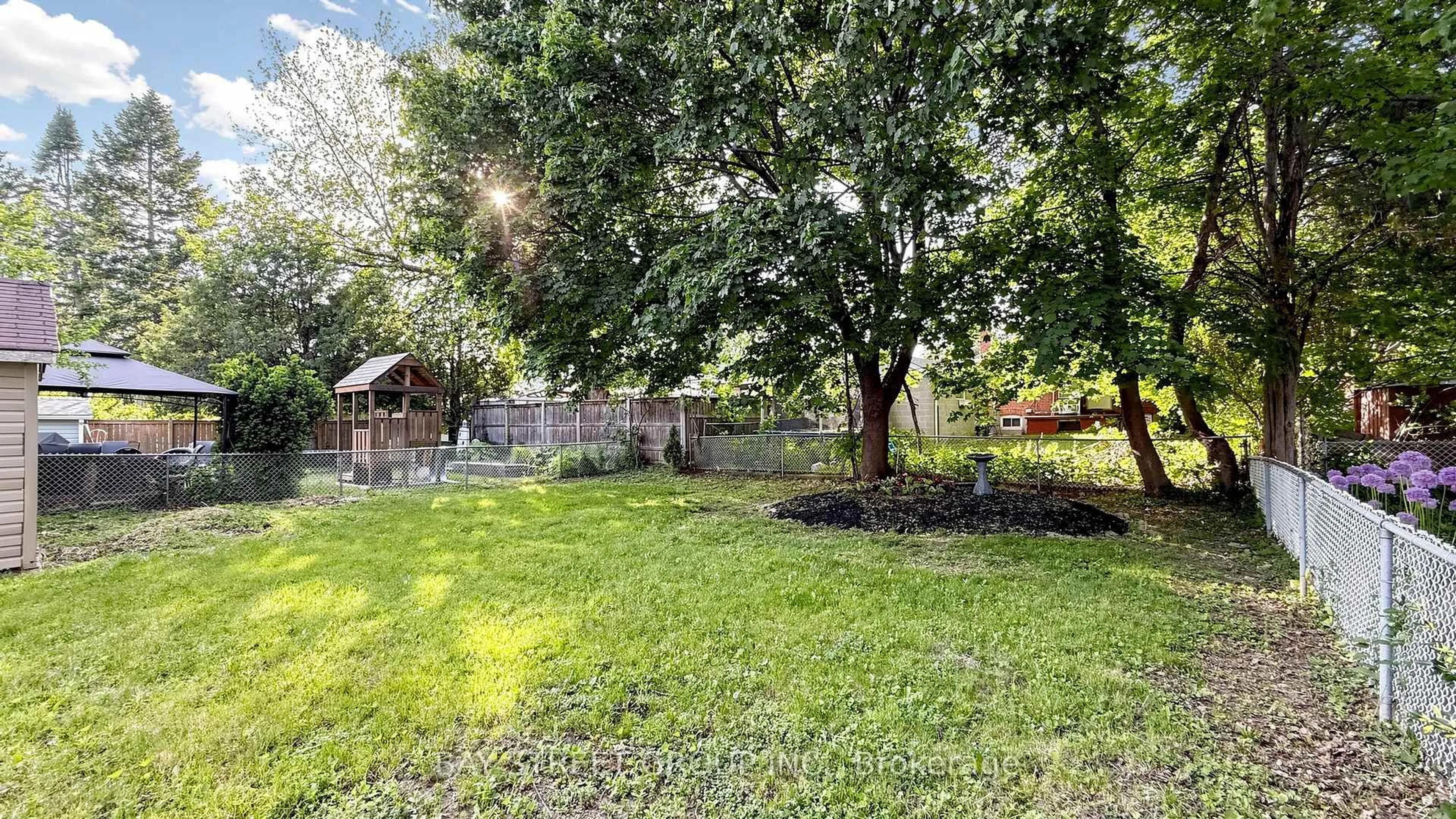 Patio, unknown for 26 Innismore Cres, Toronto Ontario M1R 1C7