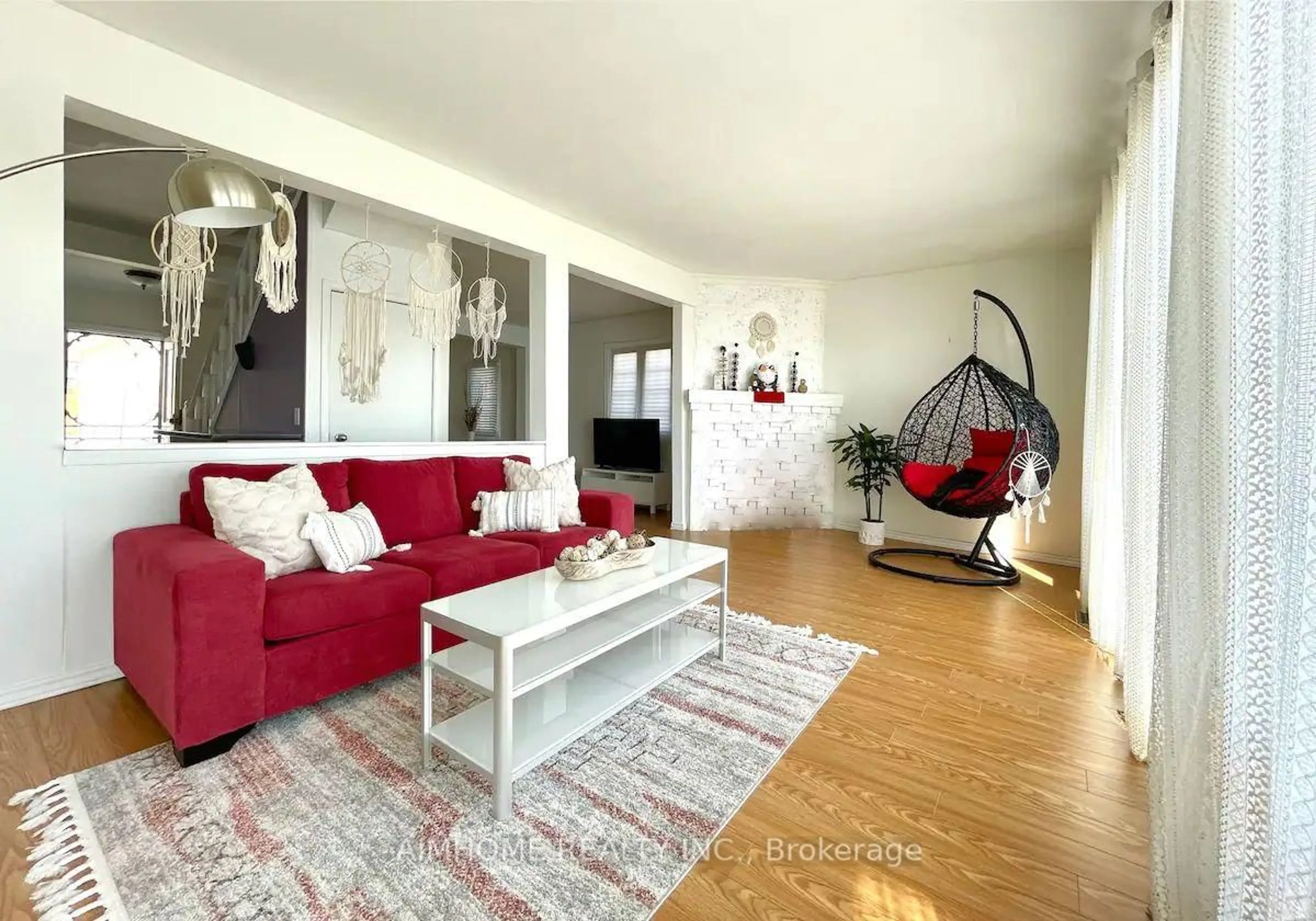 Living room with furniture, unknown for 59 Muskoka Ave, Oshawa Ontario L1J 1A1