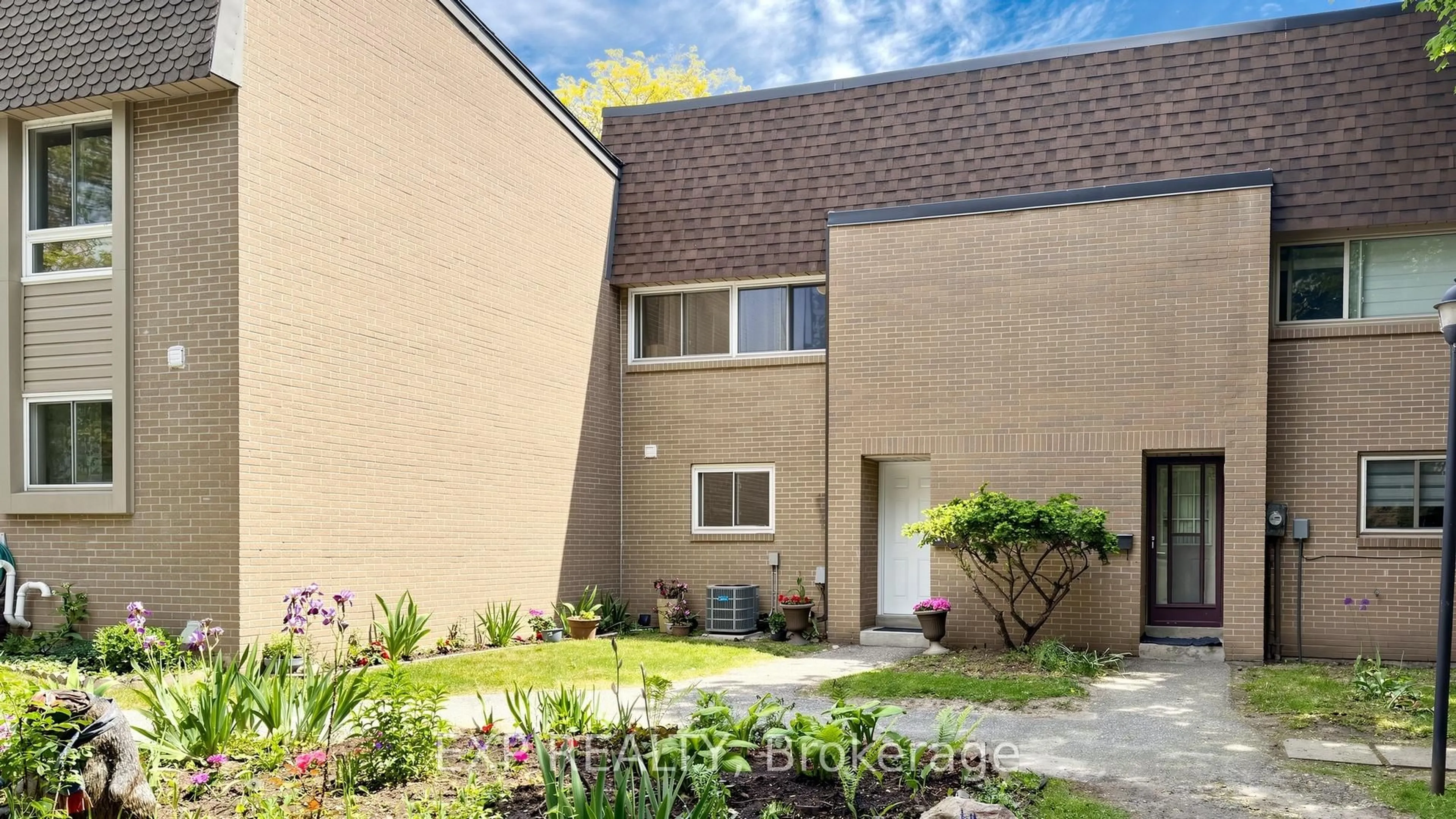 Patio, street for 1235 Radom St #78, Pickering Ontario L1W 1J3