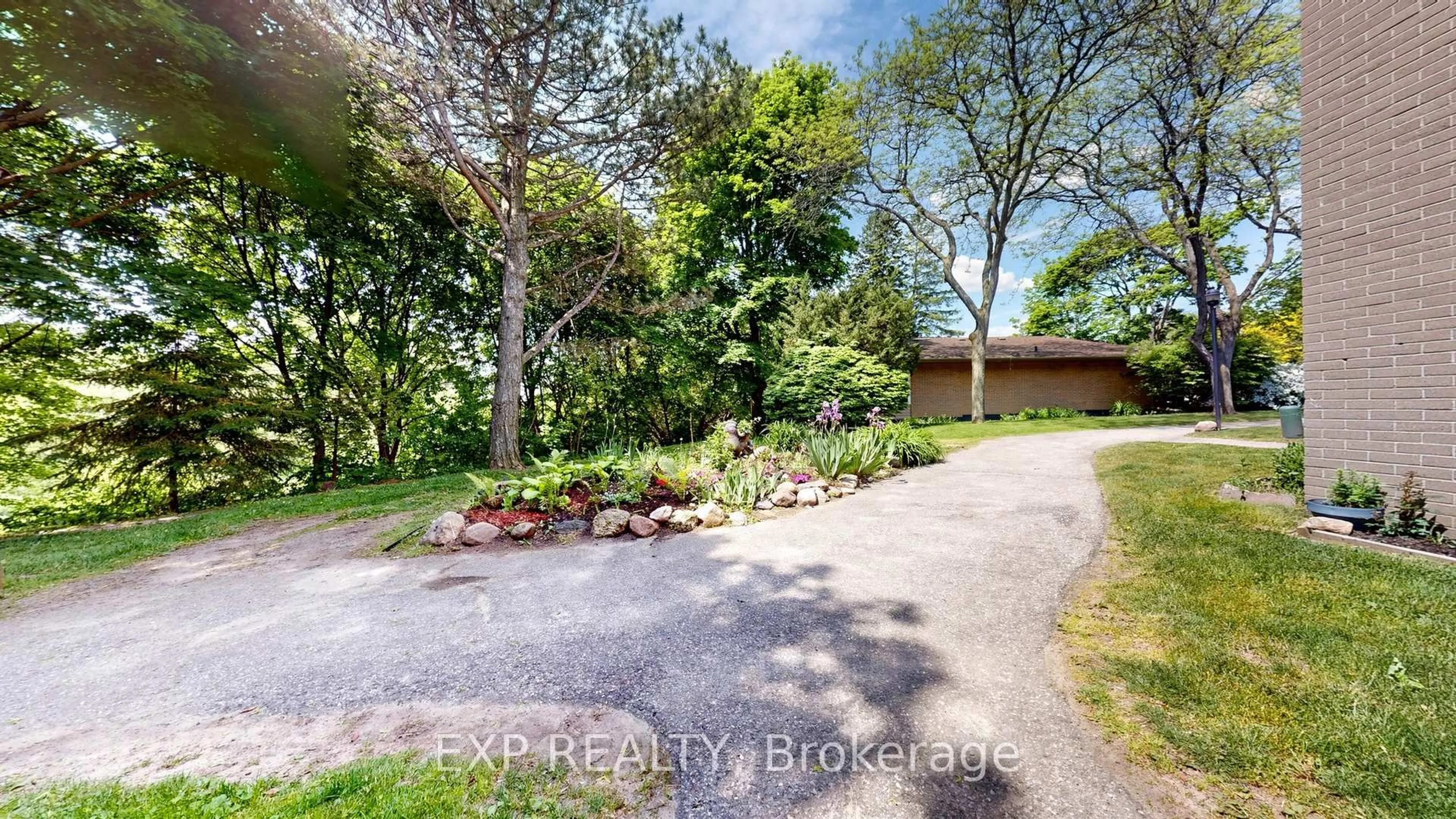 A pic from outside/outdoor area/front of a property/back of a property/a pic from drone, street for 1235 Radom St #78, Pickering Ontario L1W 1J3