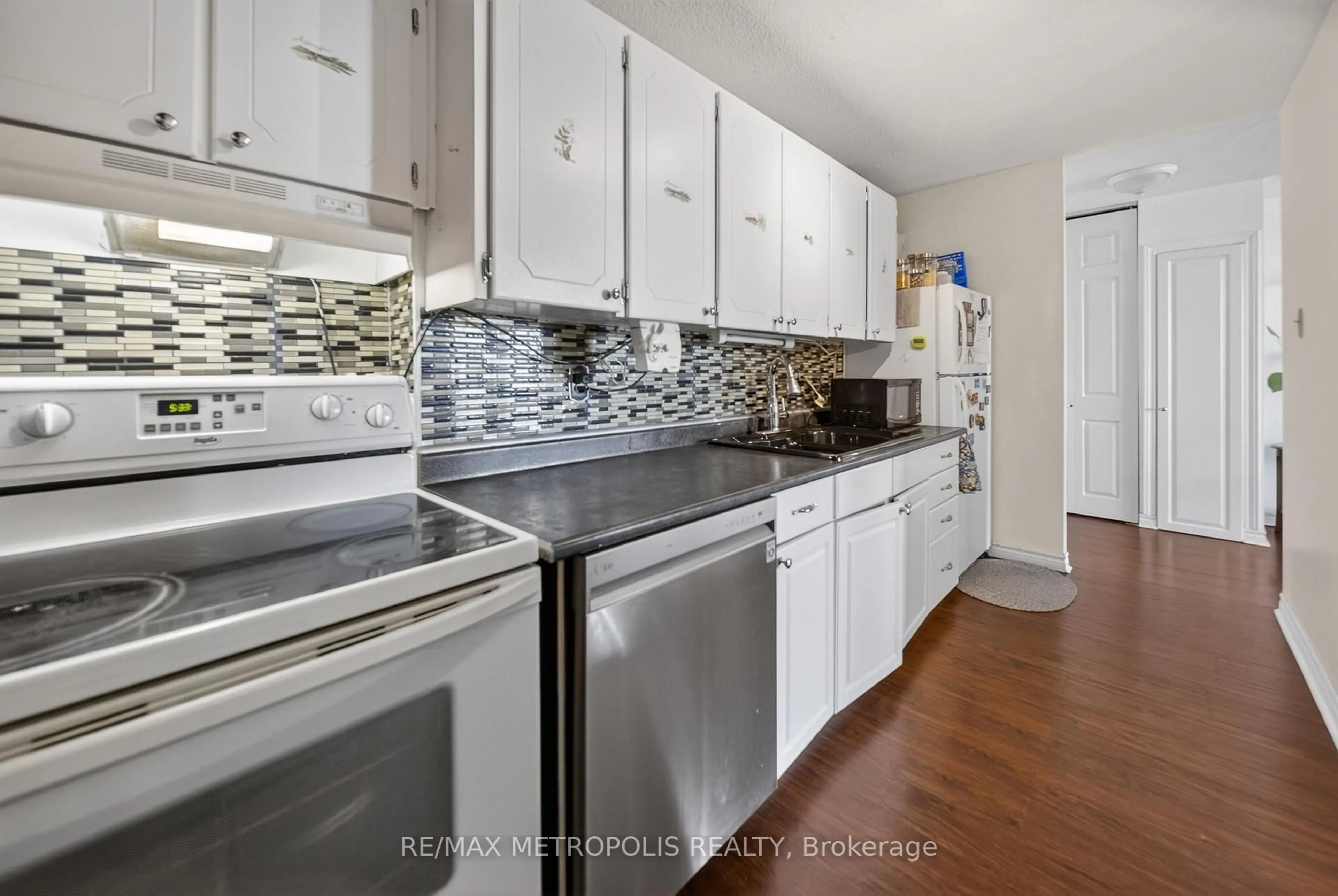Unknown for 15 Torrance Rd #1102, Toronto Ontario M1J 3K2
