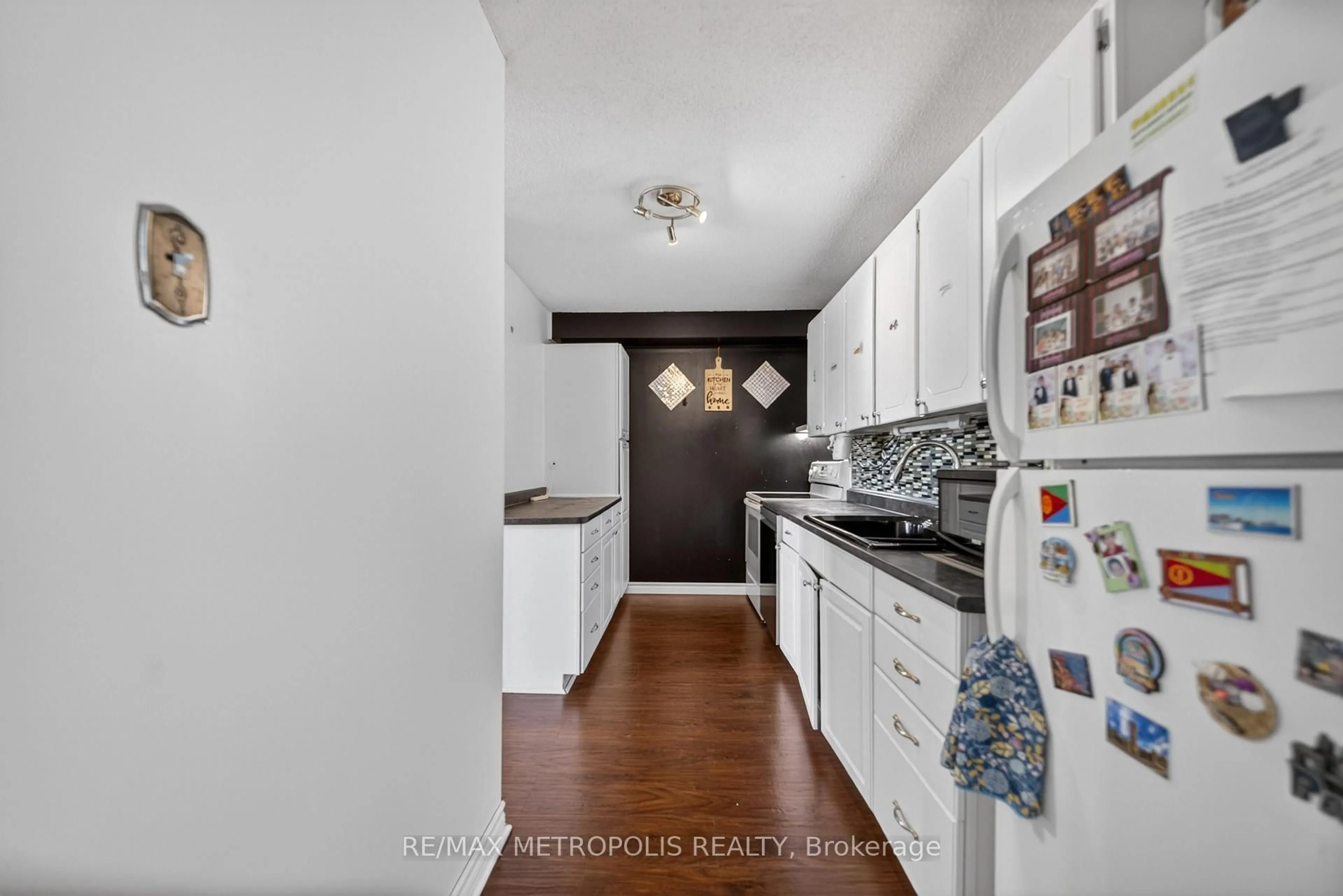 Standard kitchen, unknown for 15 Torrance Rd #1102, Toronto Ontario M1J 3K2
