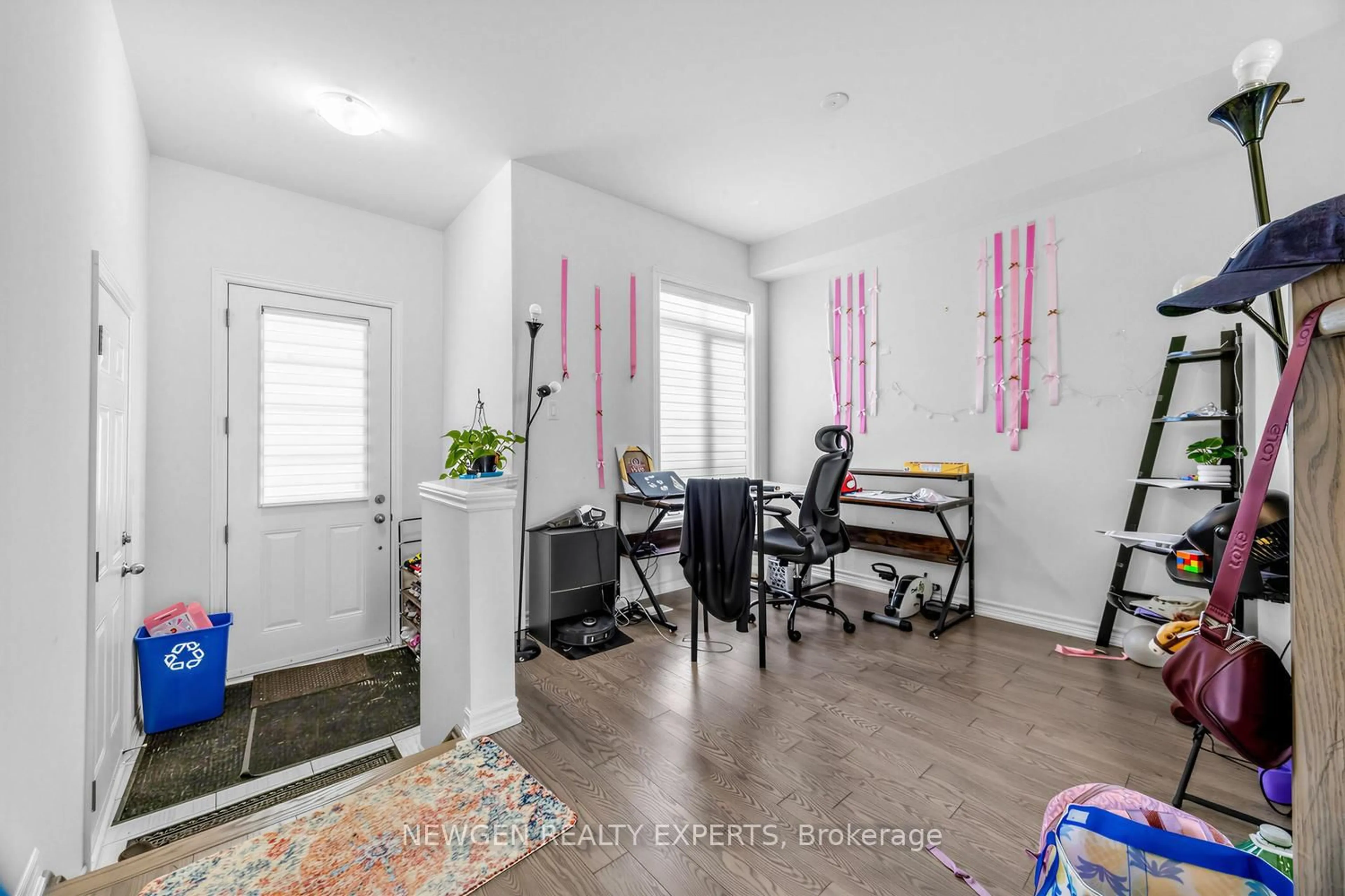 A pic of a room for 9 Hickling Lane, Ajax Ontario L1T 4R1