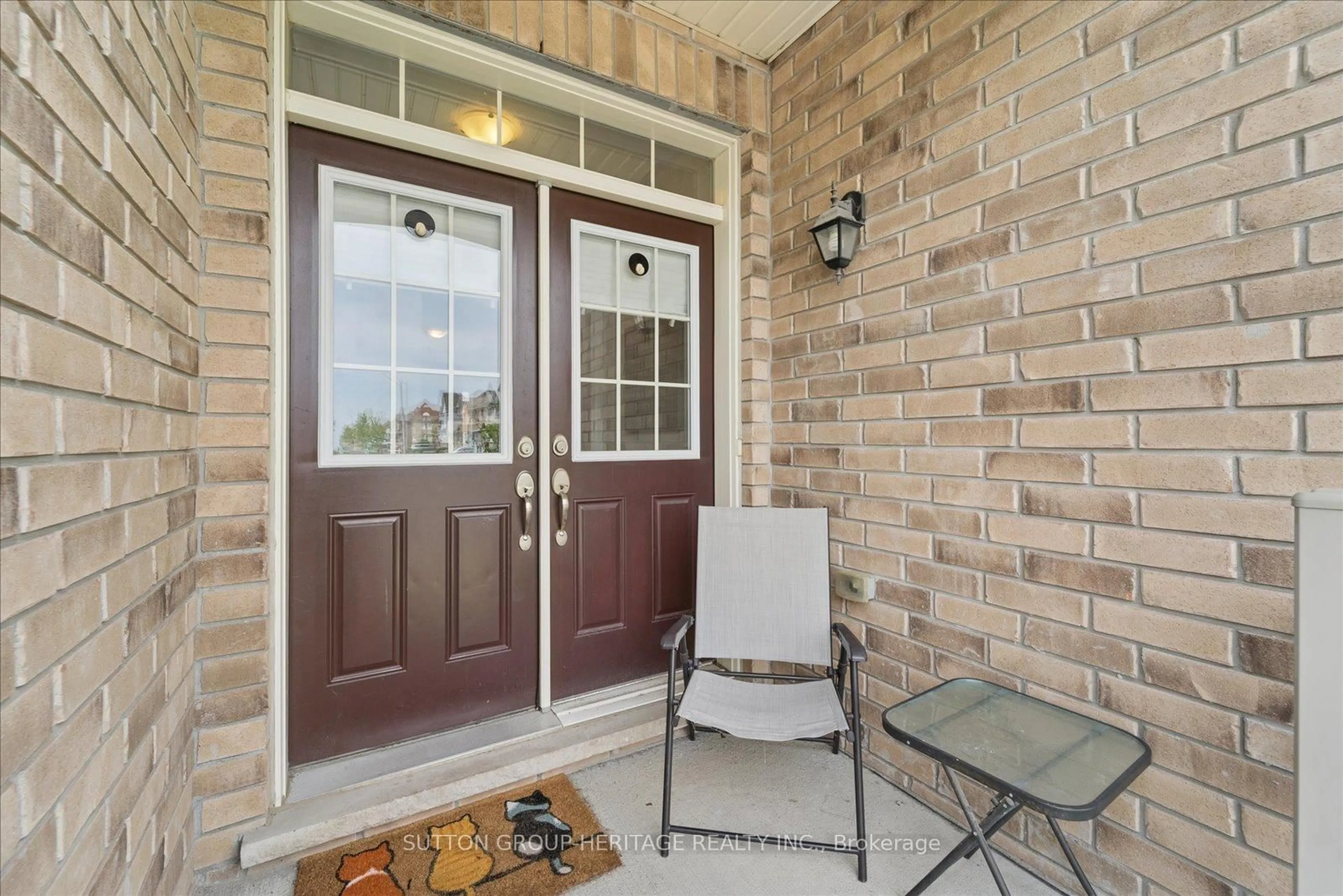 Indoor entryway for 64 Pedwell St, Clarington Ontario L1B 0E1
