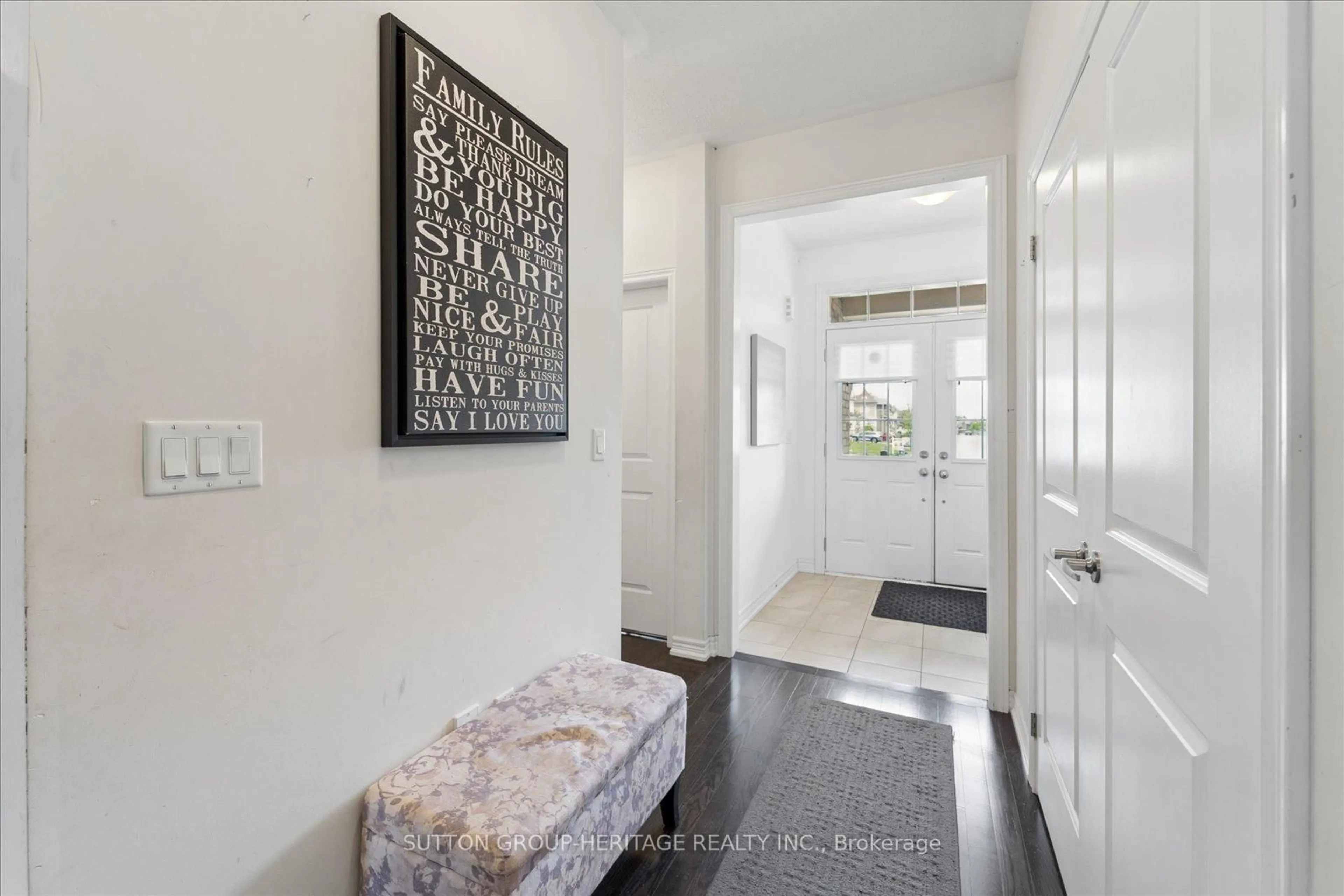 Indoor entryway for 64 Pedwell St, Clarington Ontario L1B 0E1