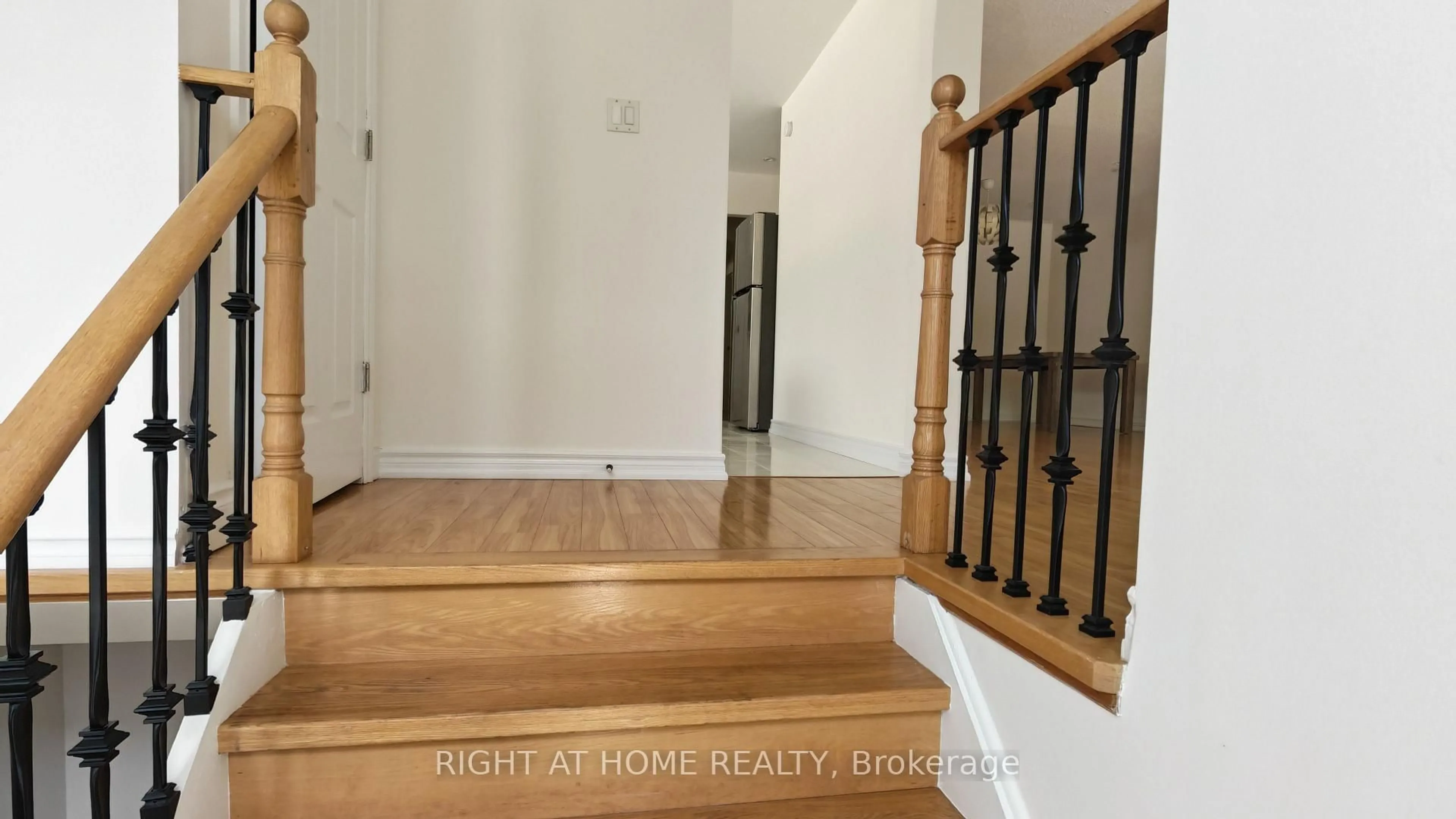 Indoor entryway for 81 Heaslip Terr, Toronto Ontario M1T 1W8